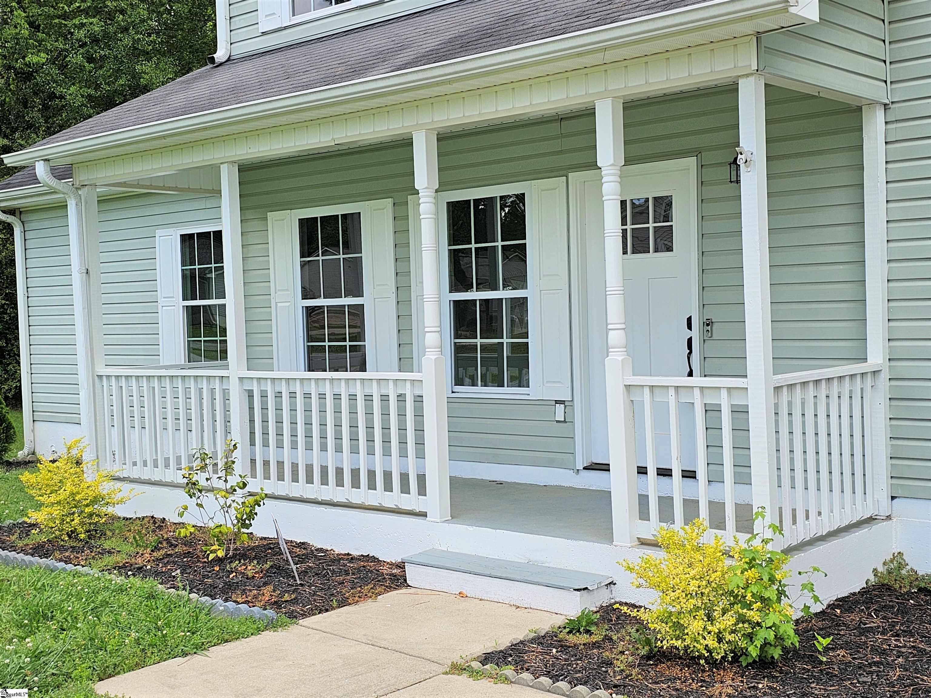 Property image 2 of 105 Heather Glen Lane in Southwood, Clinton, SC 29325