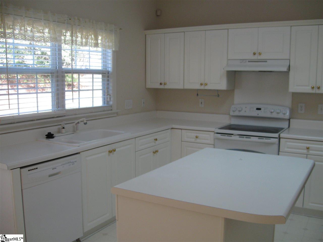 Property image 5 of 7 Wolf Den Drive in Hudson Forest, Greer, SC 29650