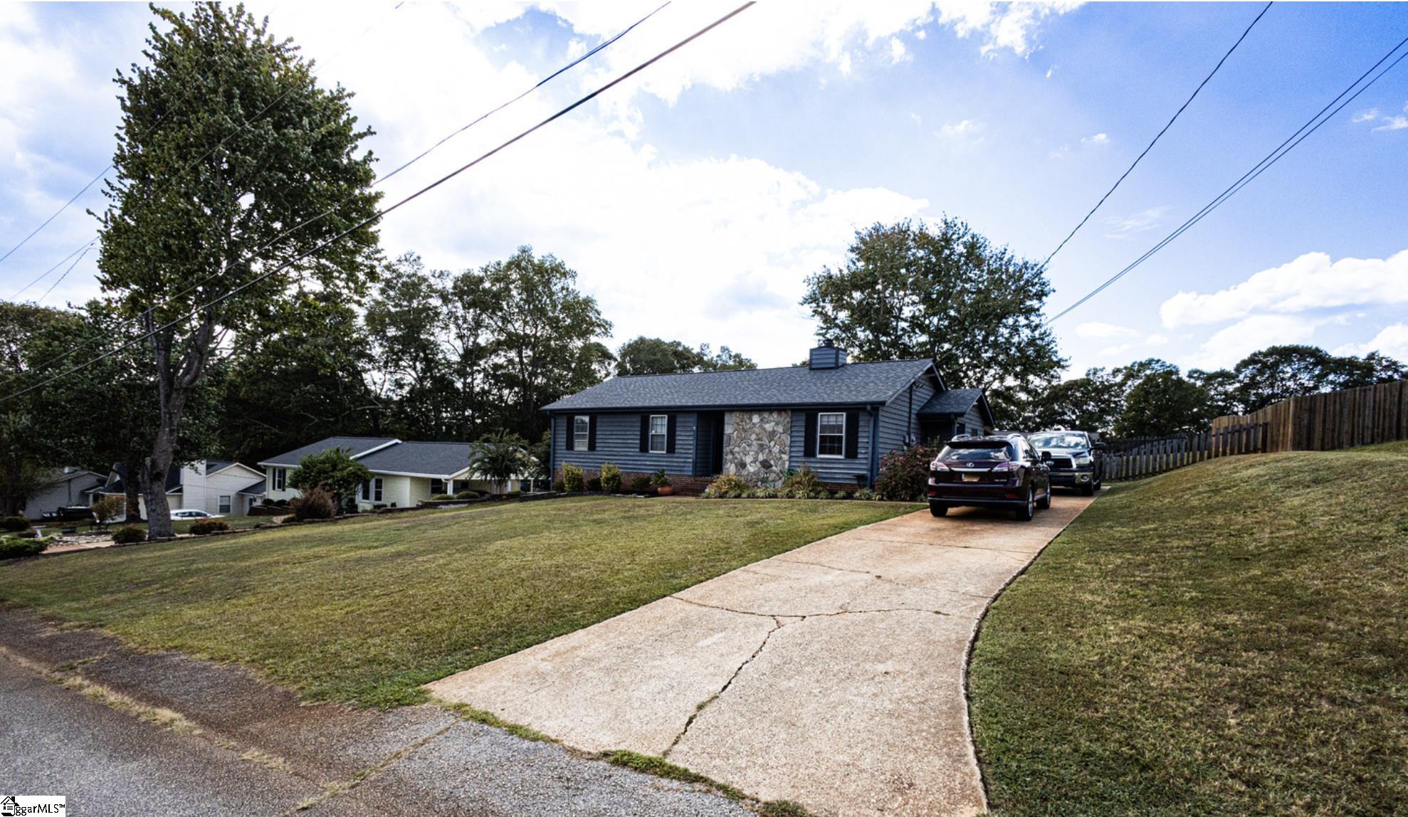 Property image 3 of 115 Saturn Lane in Crestview Hills, Greer, SC 29651