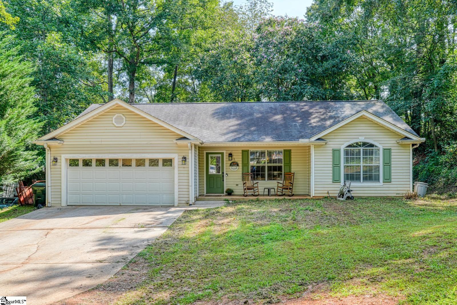 Property image 2 of 134 W Celestial Drive in Crestview Hills, Greer, SC 29651
