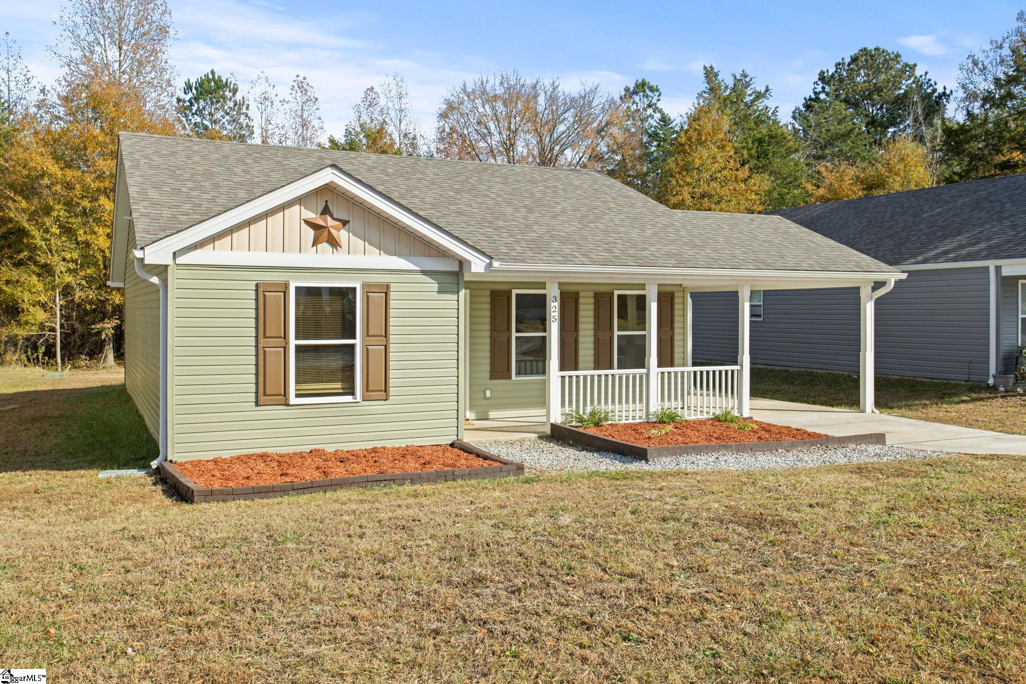 Property image 2 of 325 Dillon Drive in Blossom Meadows, Clinton, SC 29325