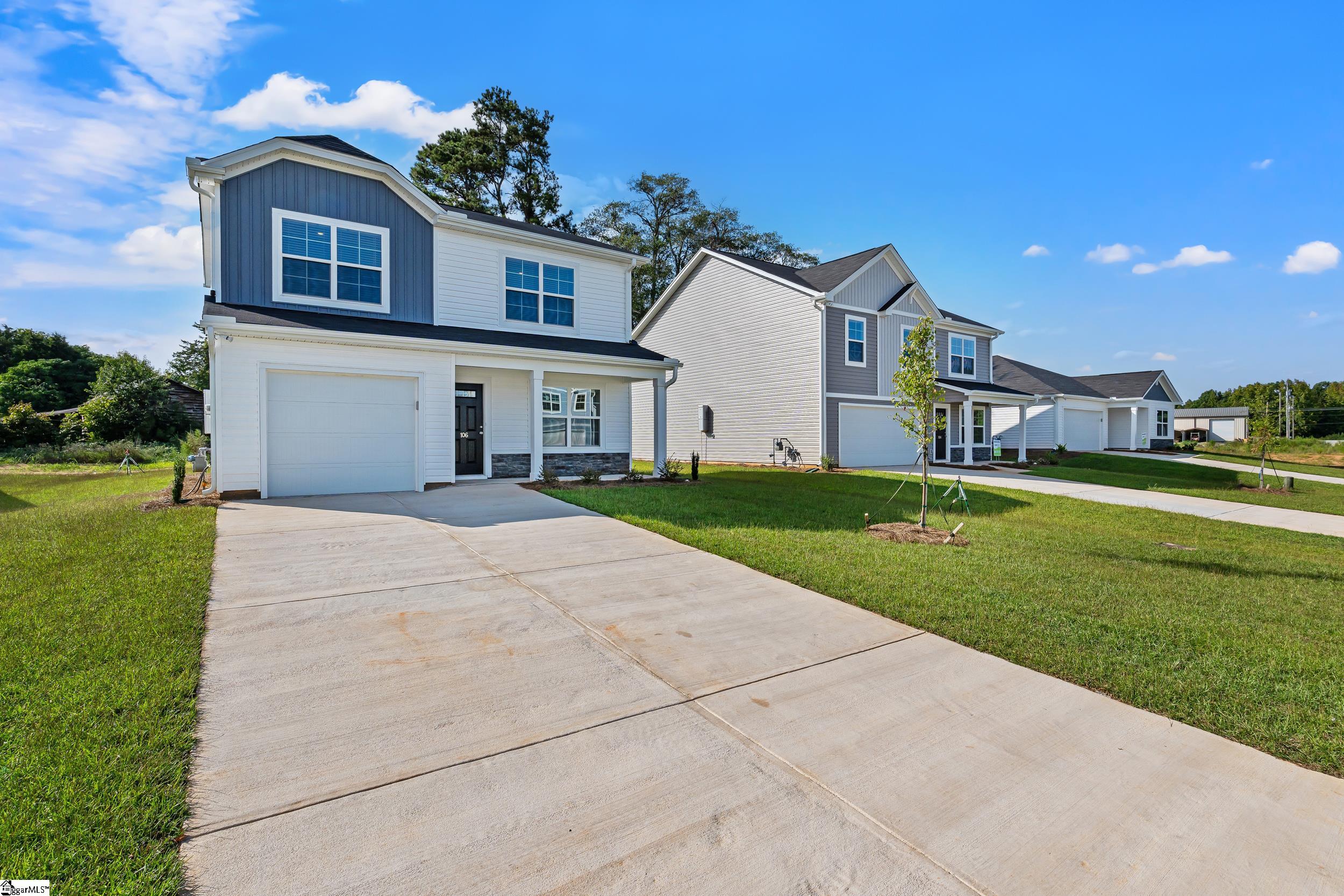 Property image 2 of 106 Southern Magnolia Lane in Hidden Hills, Laurens, SC 29360