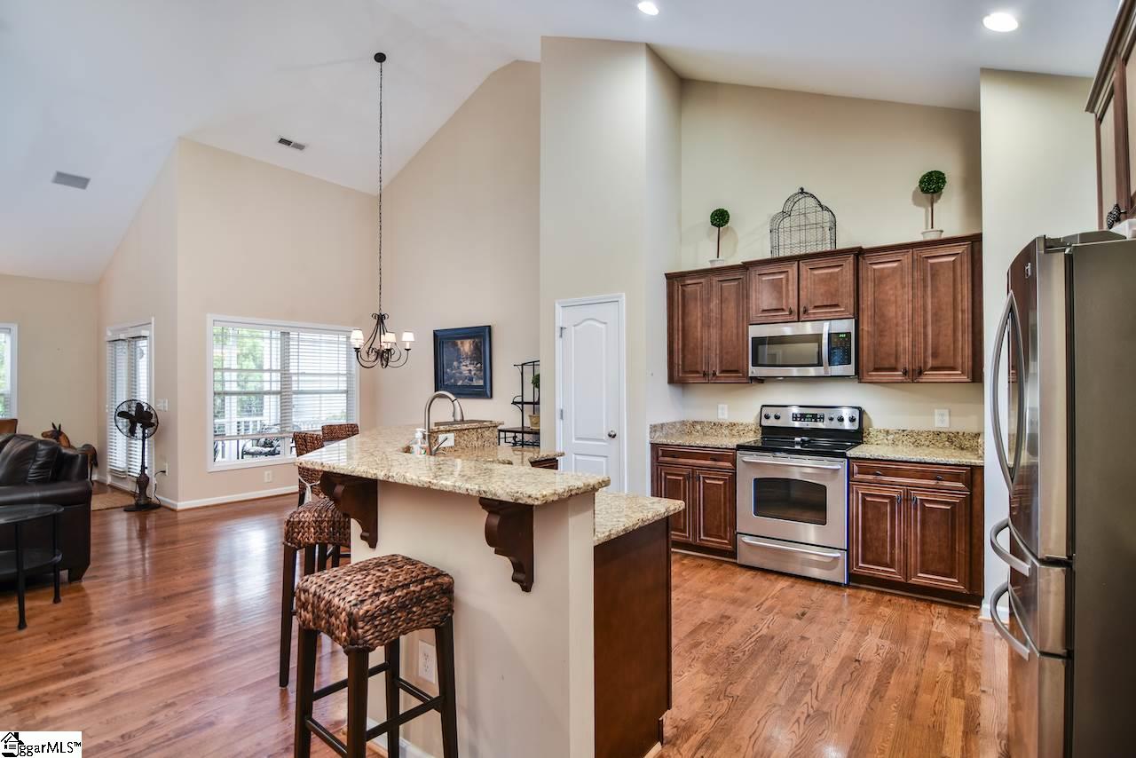 Property image 3 of 30 Pine Island Drive in Boxwood, Simpsonville, SC 29681