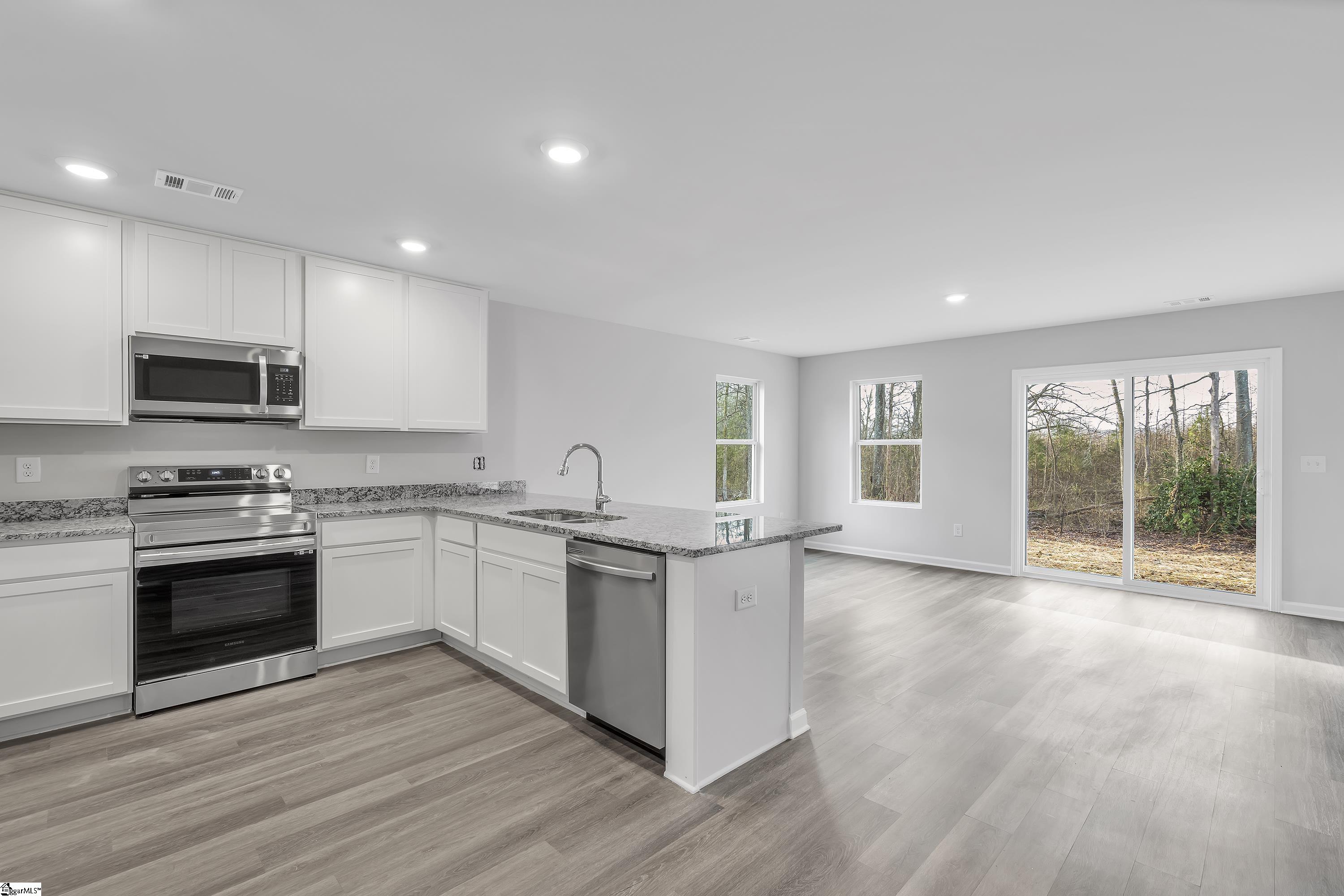 Property image 5 of 109 Heather Glen in Southwood, Clinton, SC 29325