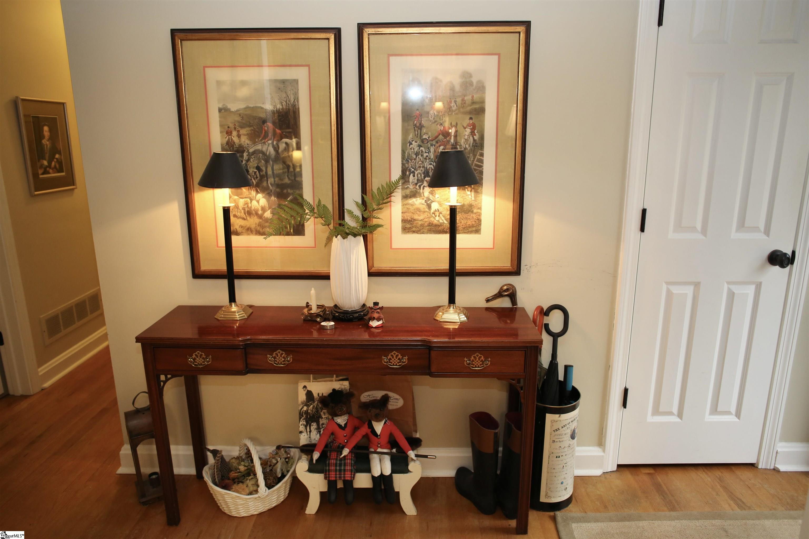 Property image 4 of 300 Dellwood Drive in Dellwood, Greenville, SC 29609