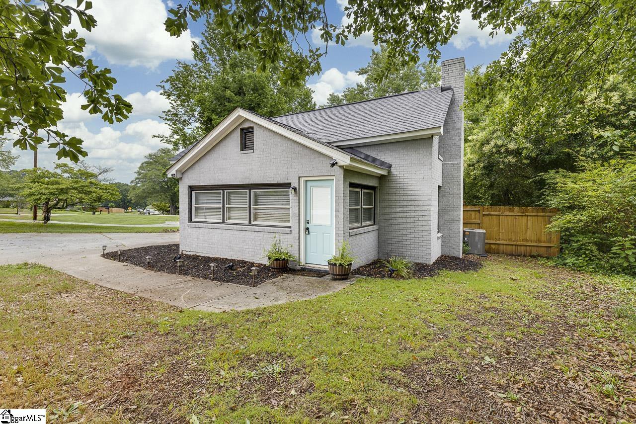 Property image 2 of 306 Concord Avenue in Bellview Estates, Anderson, SC 29621