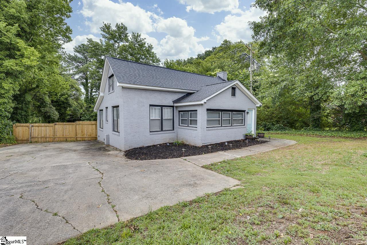 Property image 3 of 306 Concord Avenue in Bellview Estates, Anderson, SC 29621