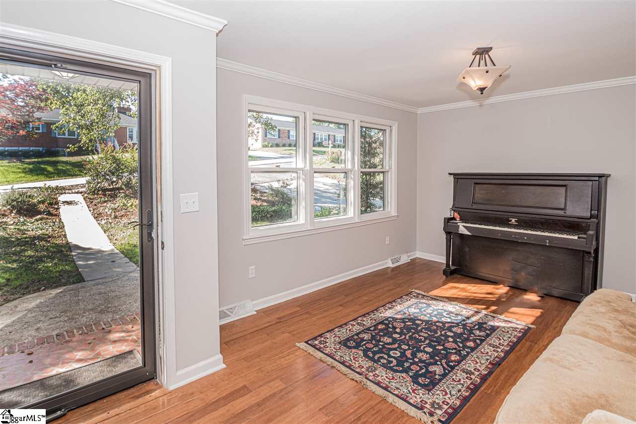 Property image 3 of 826 Butler Springs Road in Heritage Hills, Greenville, SC 29615
