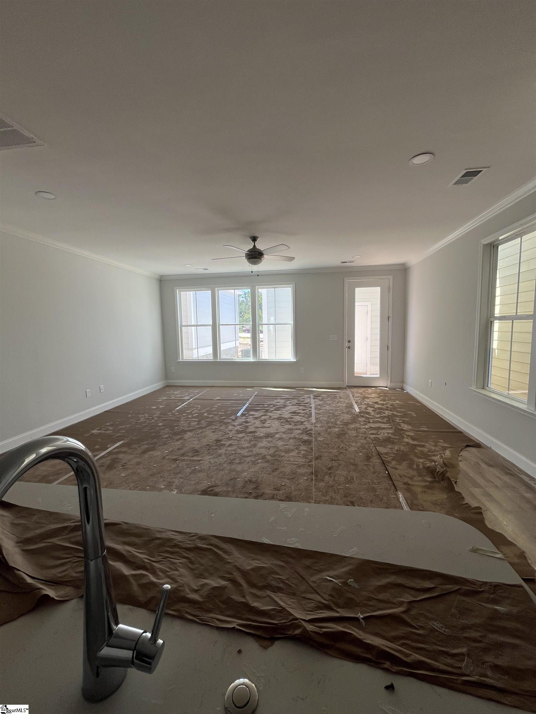 Property image 2 of 226 Lake Greenwood Boulevard in Palmetto Crossing, Greenwood, SC 29649