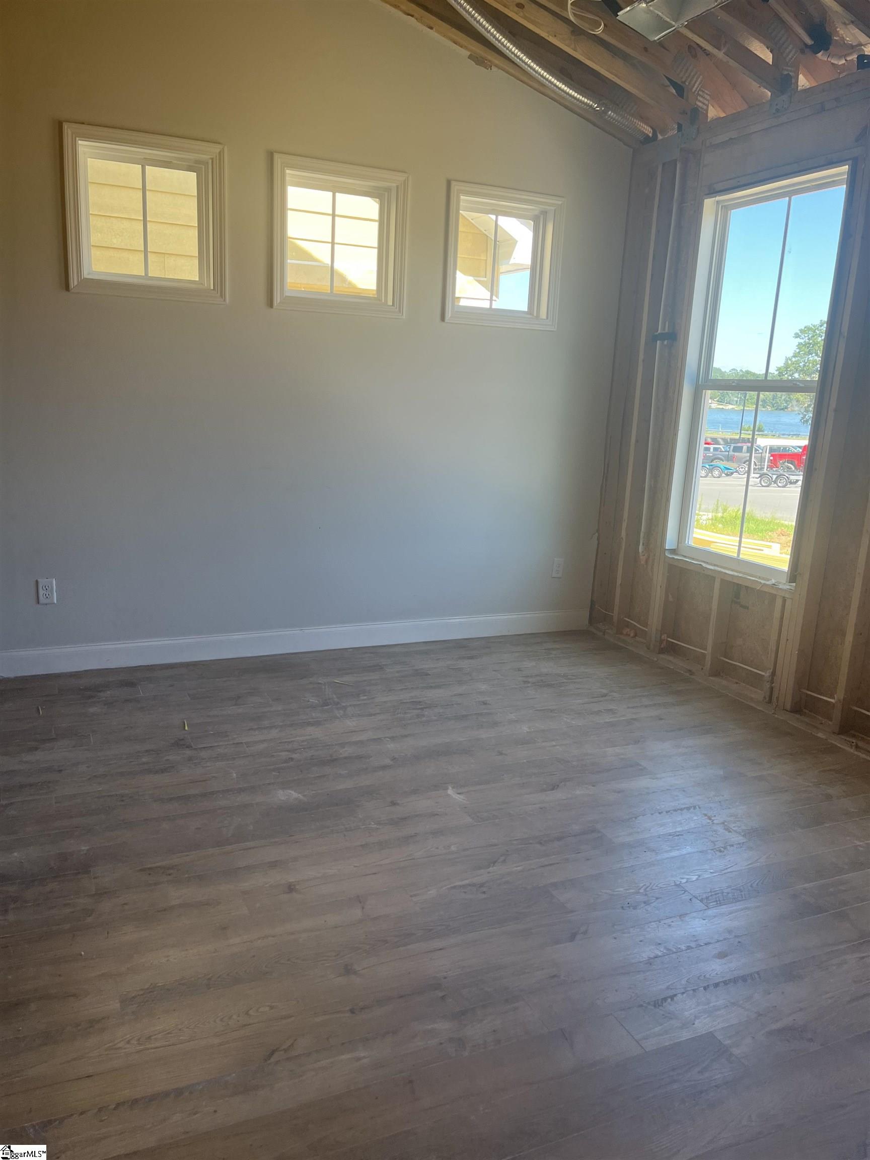 Property image 4 of 226 Lake Greenwood Boulevard in Palmetto Crossing, Greenwood, SC 29649