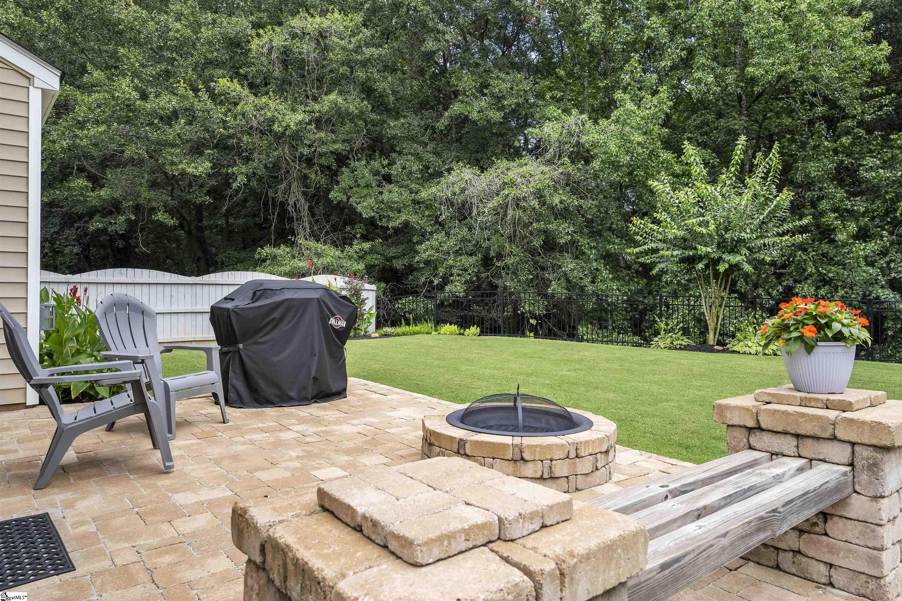 Property image 4 of 611 Millervale Road in Lismore Park, Greer, SC 29650