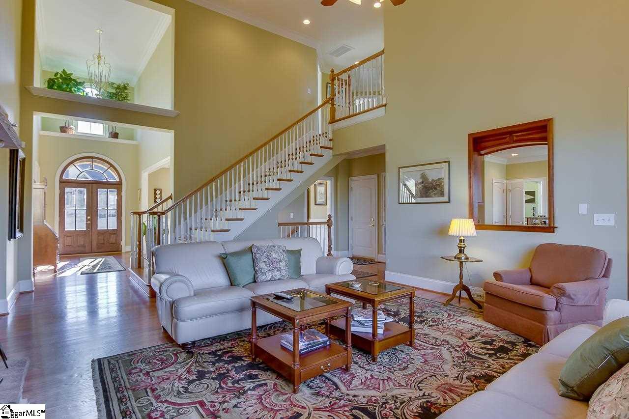 Property image 3 of 213 Glen Abbey Way in Glen Abbey, Greer, SC 29650
