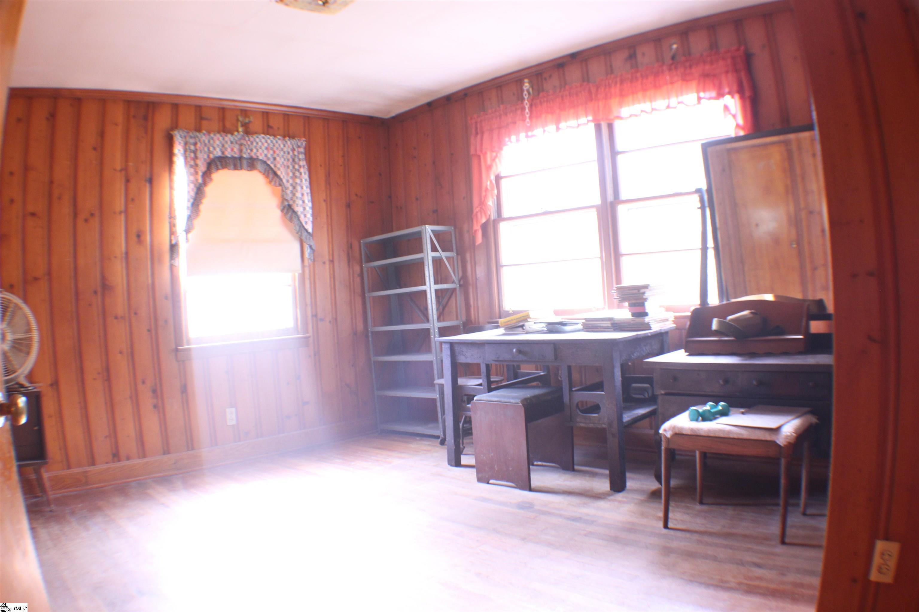 Property image 4 of 103 Pine Road in Grayview Estate, Laurens, SC 29360