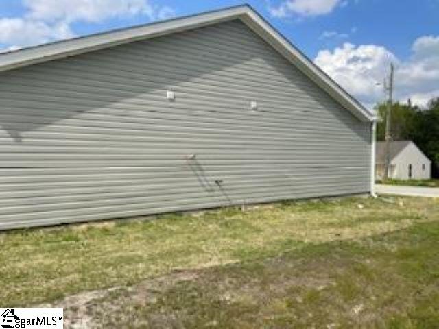 Property image 3 of 312 Dillon Drive in Blossom Meadows, Clinton, SC 29325