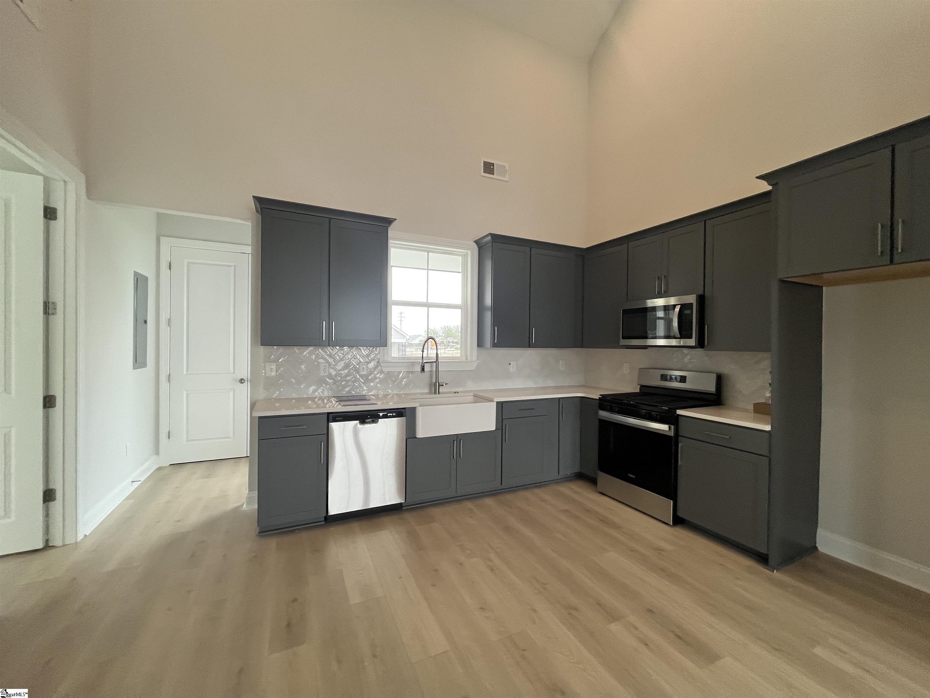 Property image 3 of 119 Cottage Lane in Palmetto Crossing, Greenwood, SC 29649