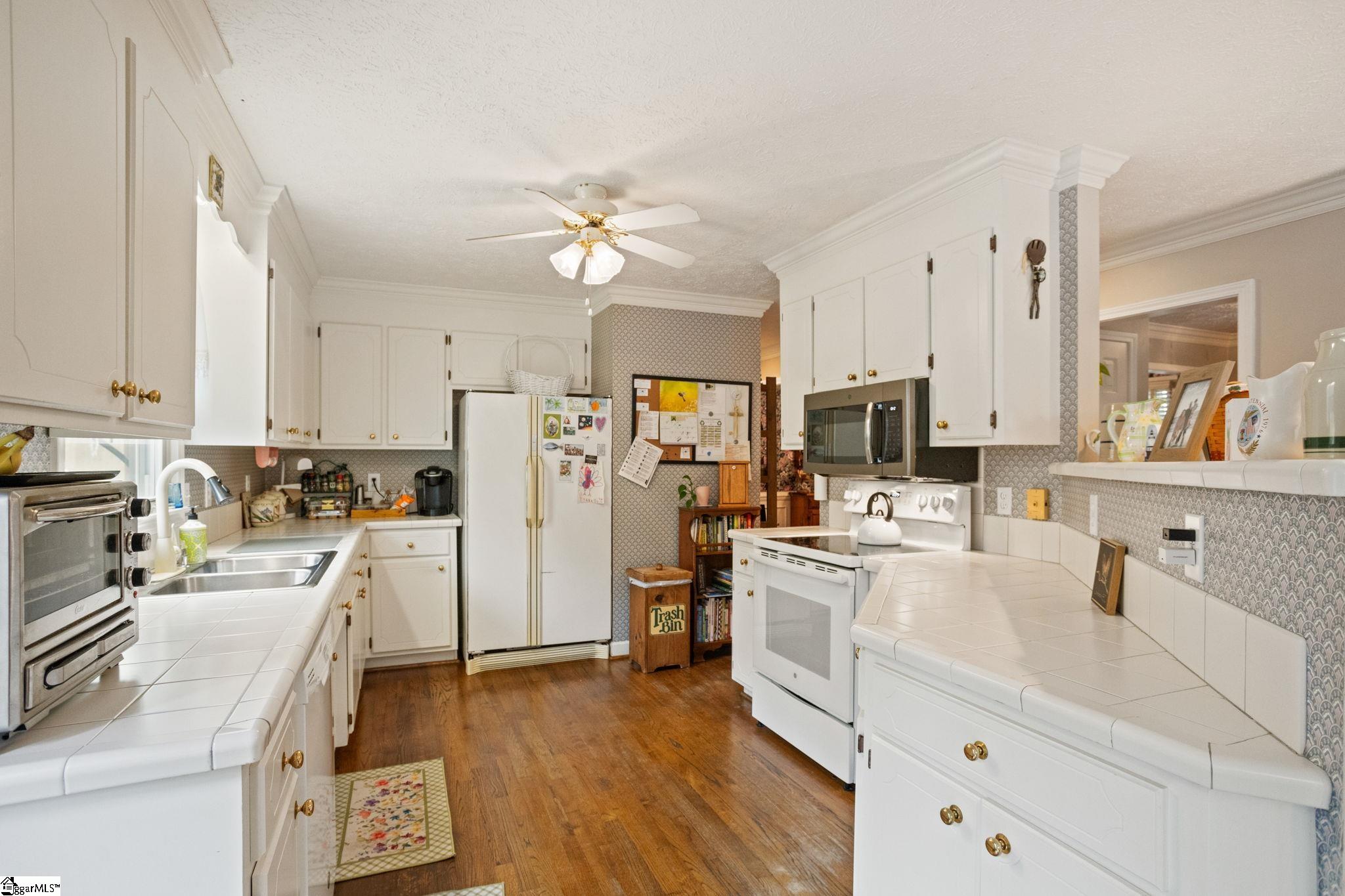 Property image 3 of 204 Pine Spring Court in Half Mile Lake, Greenville, SC 29609