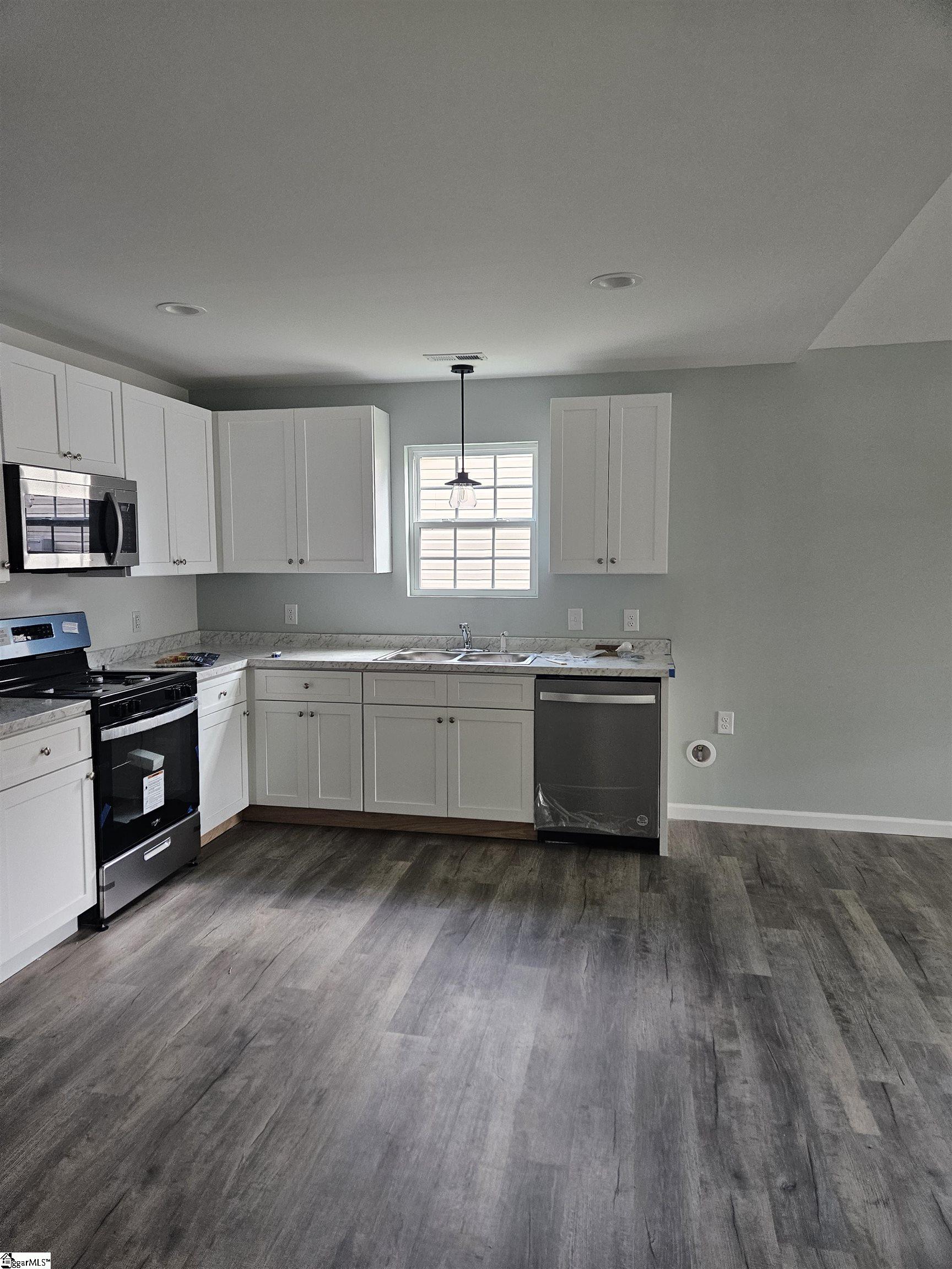 Property image 5 of 311 DILLON Drive in Blossom Meadows, Clinton, SC 29325