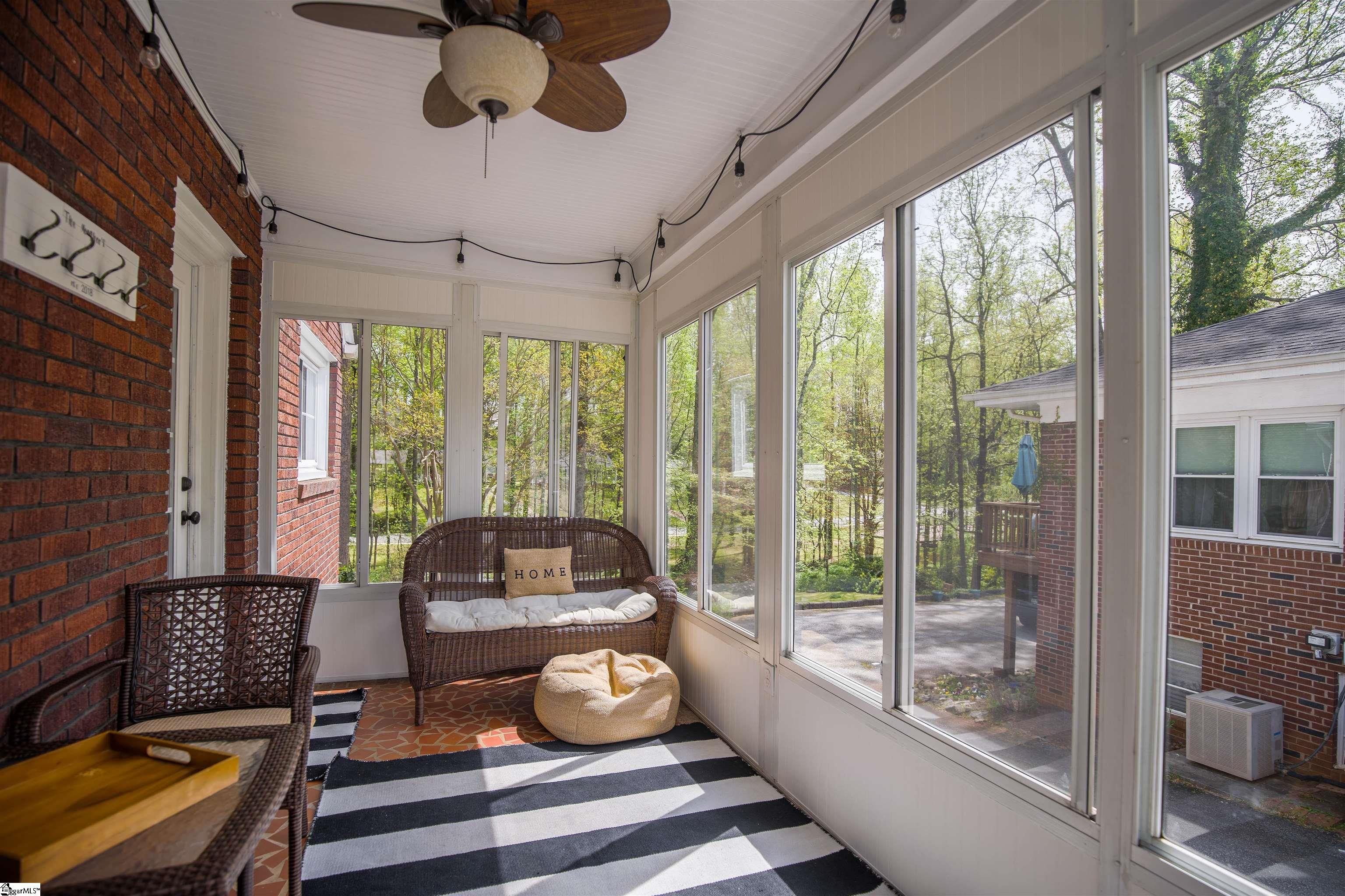 Property image 2 of 136 Dellwood Drive in Dellwood, Greenville, SC 29609