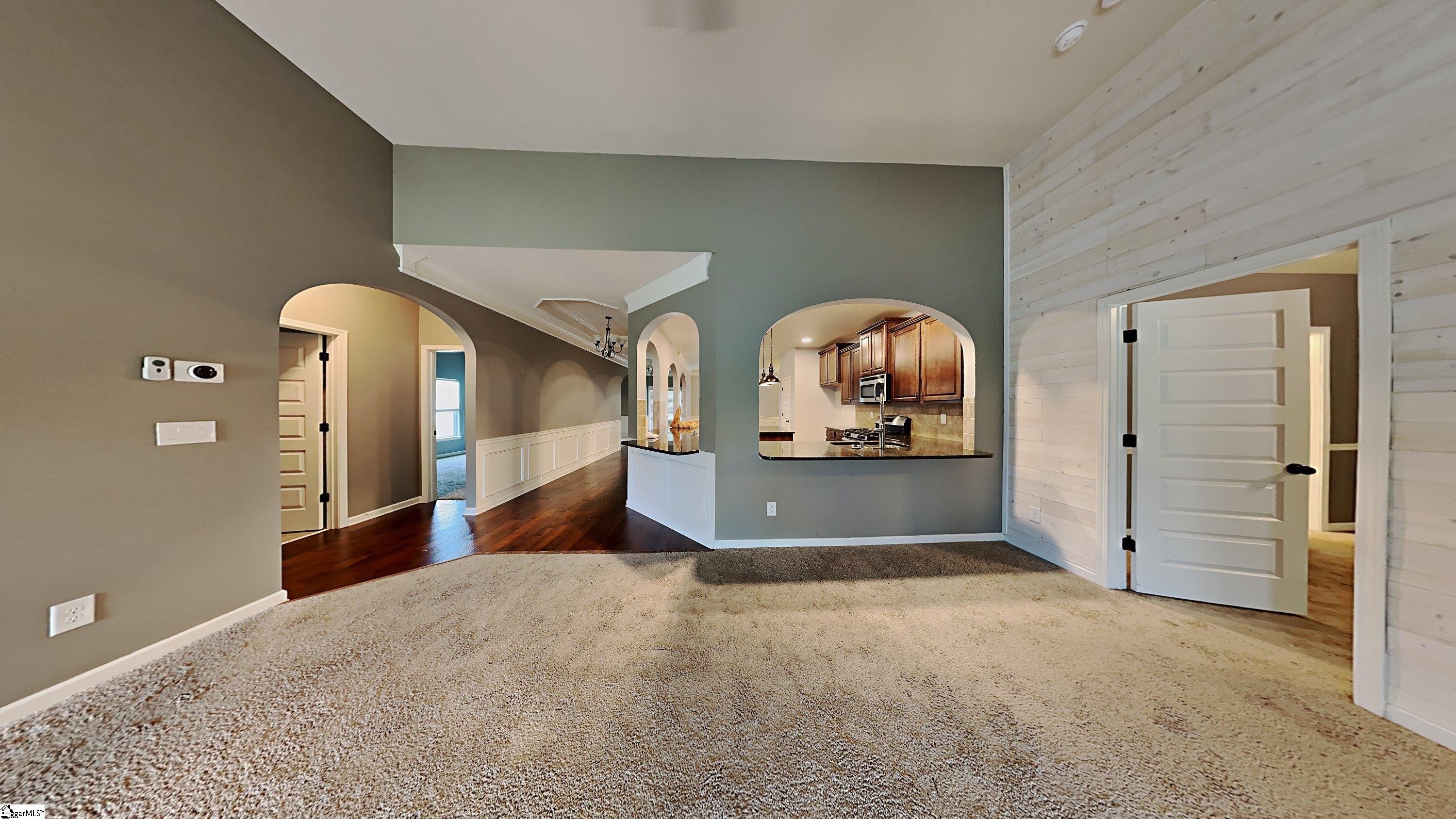 Property image 5 of 808 E Holloway Drive in Reidville Crossing, Woodruff, SC 29388