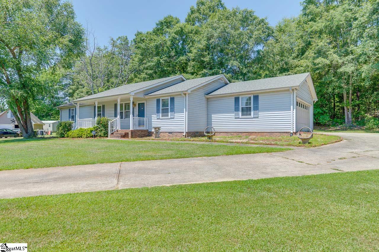 Property image 3 of 113 Wyatt Oaks Court in Wyatt Oaks, Easley, SC 29642
