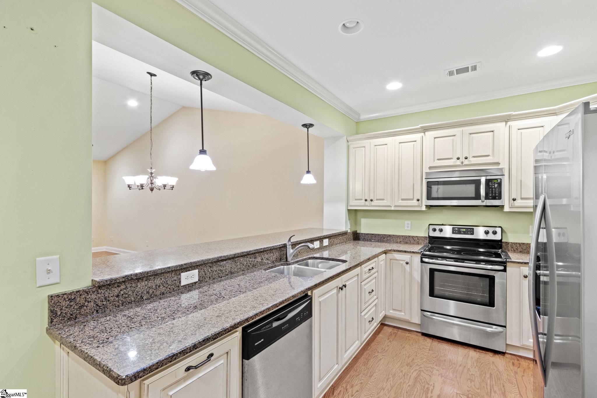 Property image 3 of 42 Hillsborough Drive in Crayton Hall, Anderson, SC 29621