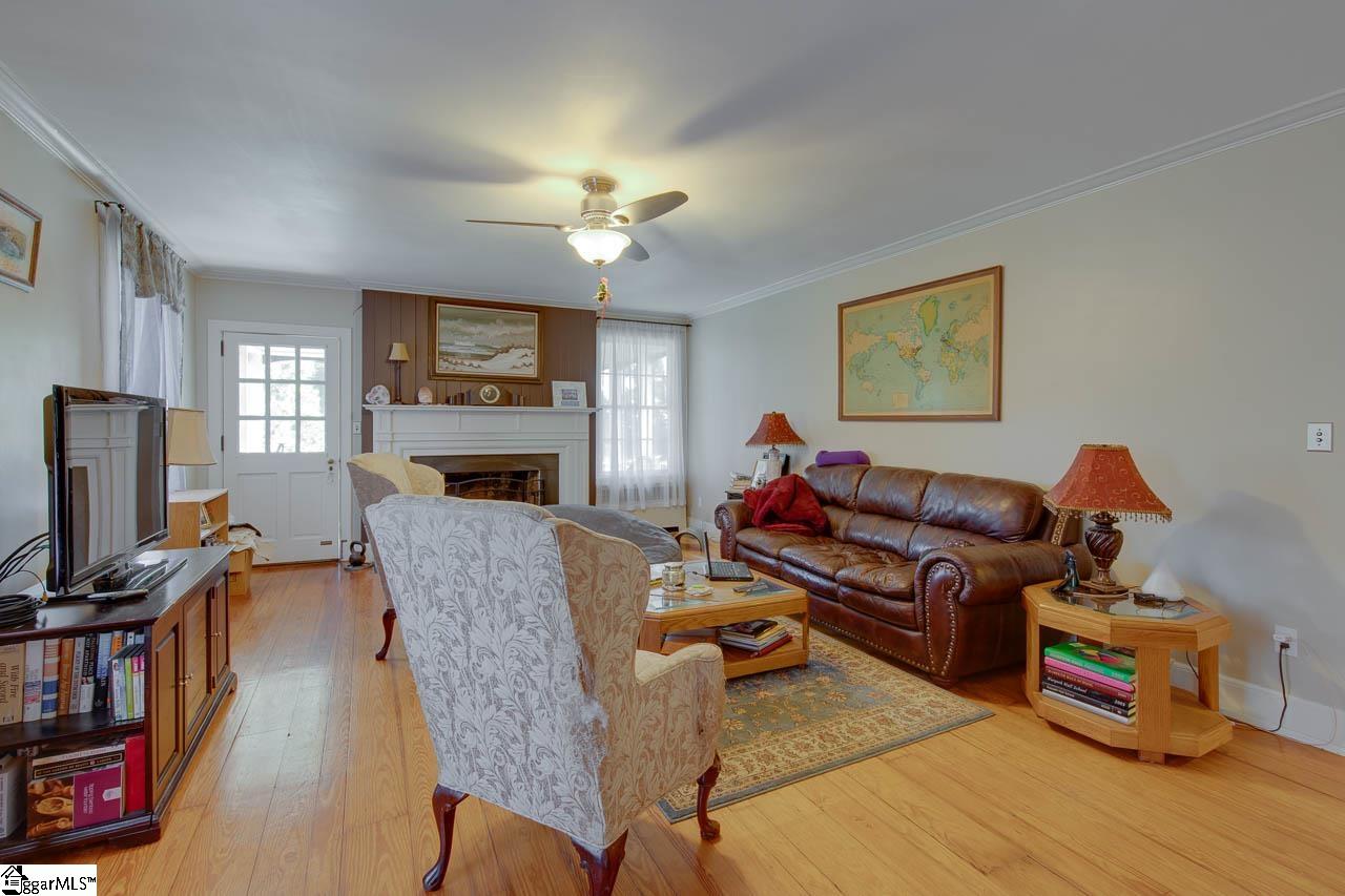 Property image 3 of 123 Woodville Avenue in Overbrook Historic, Greenville, SC 29607