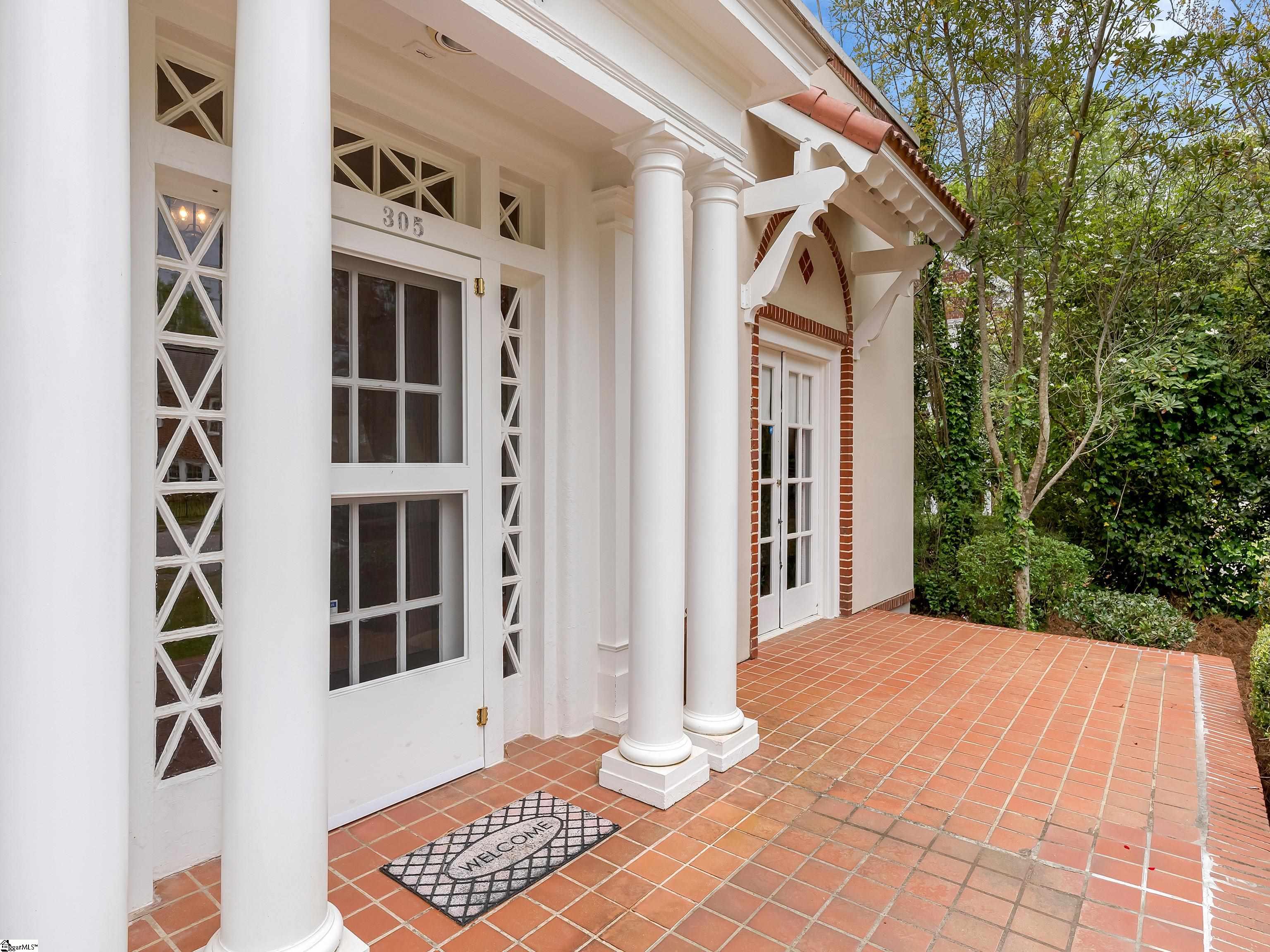Property image 2 of 305 W Walnut Street in College View, Clinton, SC 29325