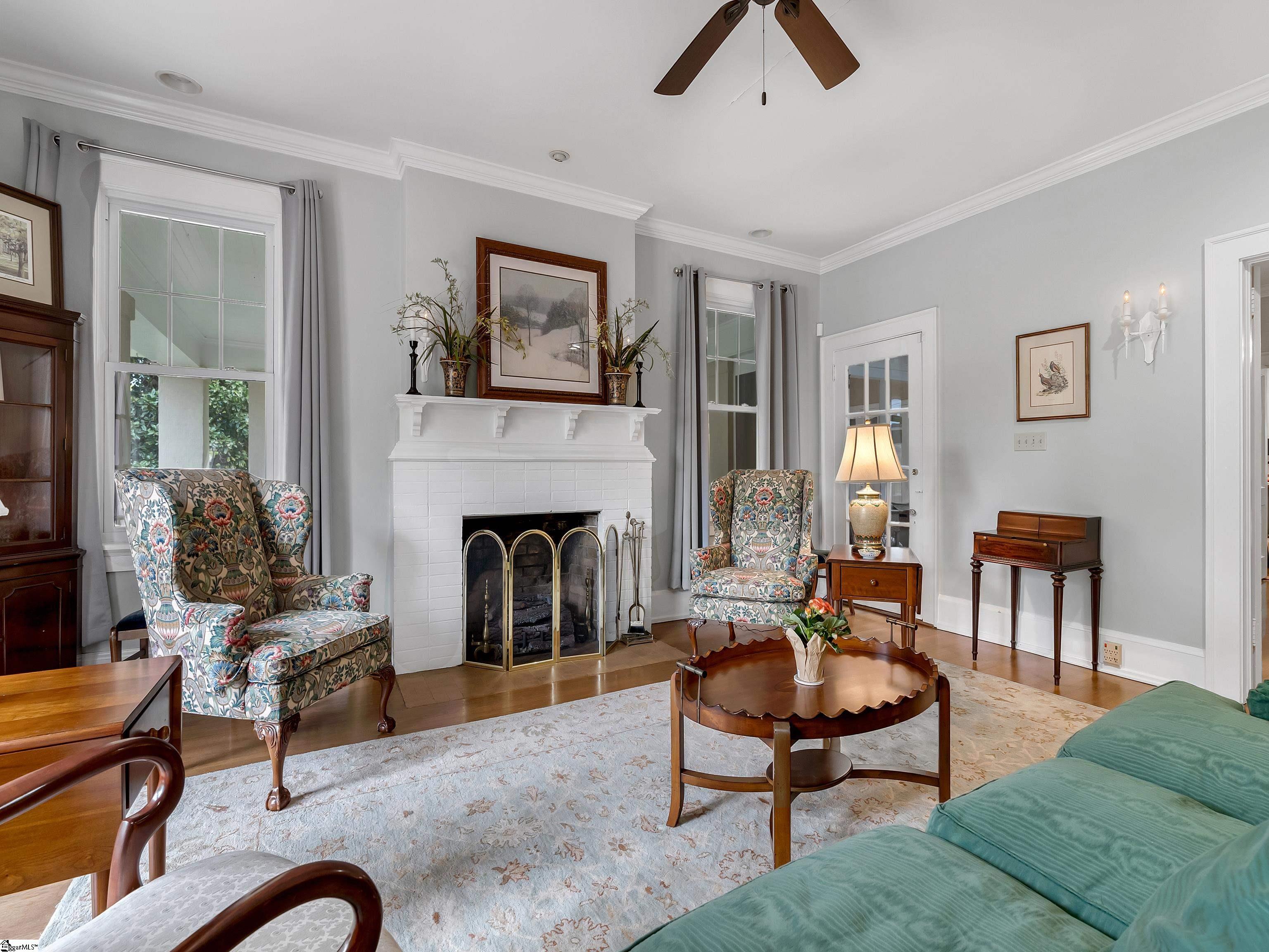 Property image 4 of 305 W Walnut Street in College View, Clinton, SC 29325
