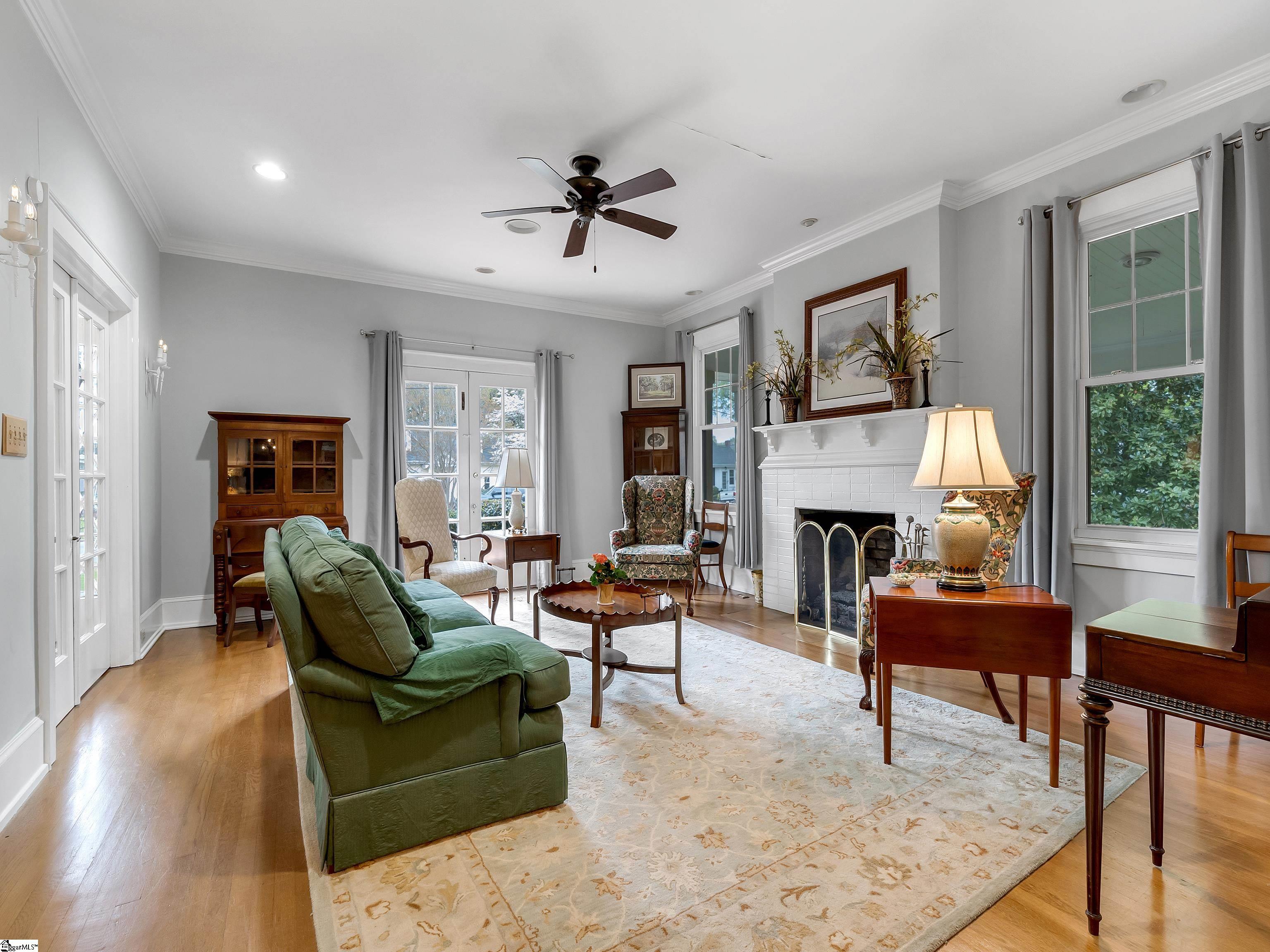 Property image 5 of 305 W Walnut Street in College View, Clinton, SC 29325