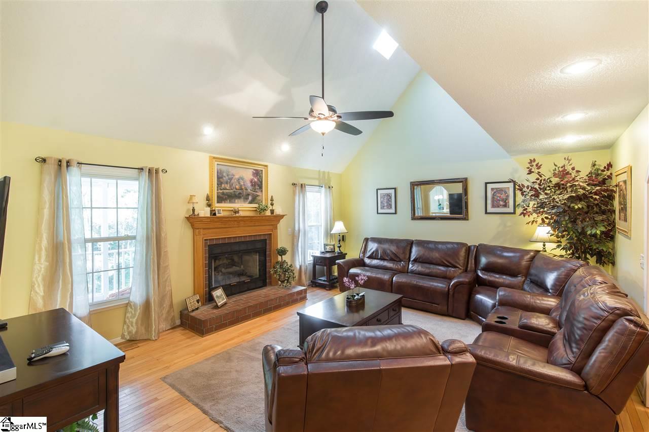 Property image 3 of 171 Silvery Lane in Golden Creek, Liberty, SC 29657