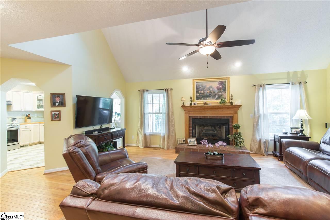 Property image 4 of 171 Silvery Lane in Golden Creek, Liberty, SC 29657