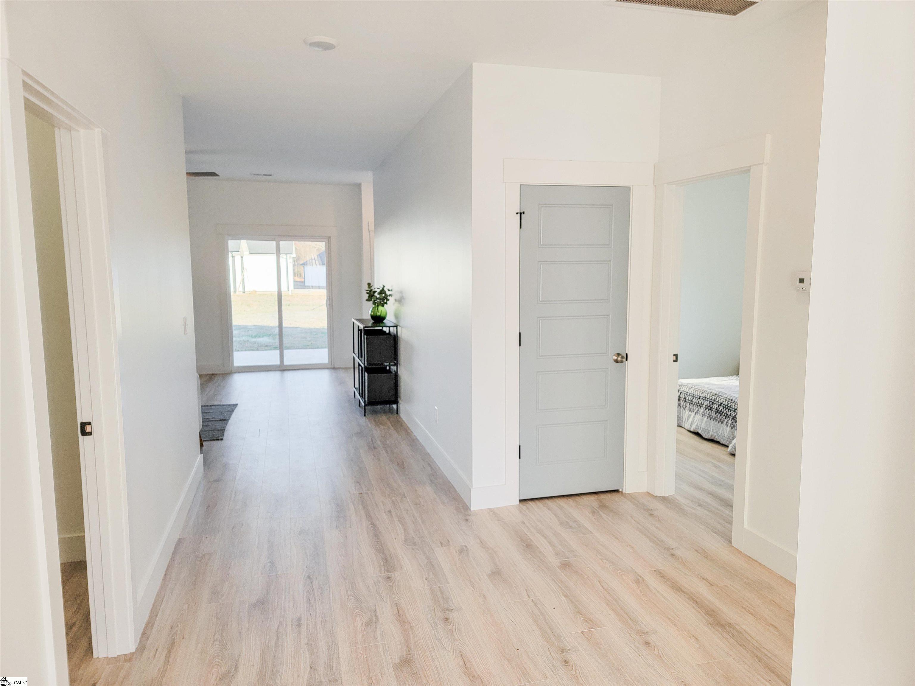 Property image 2 of 222 Essex Drive in Hampton Woods, Clinton, SC 29325