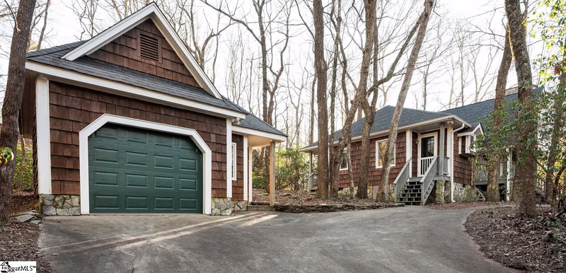 404 Cliff Ridge Drive