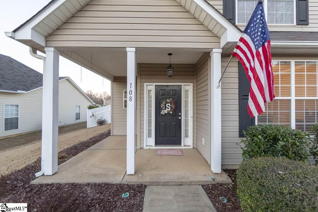 Property image 2 of 108 Kempton Drive in Autumn Woods, Simpsonville, SC 29680