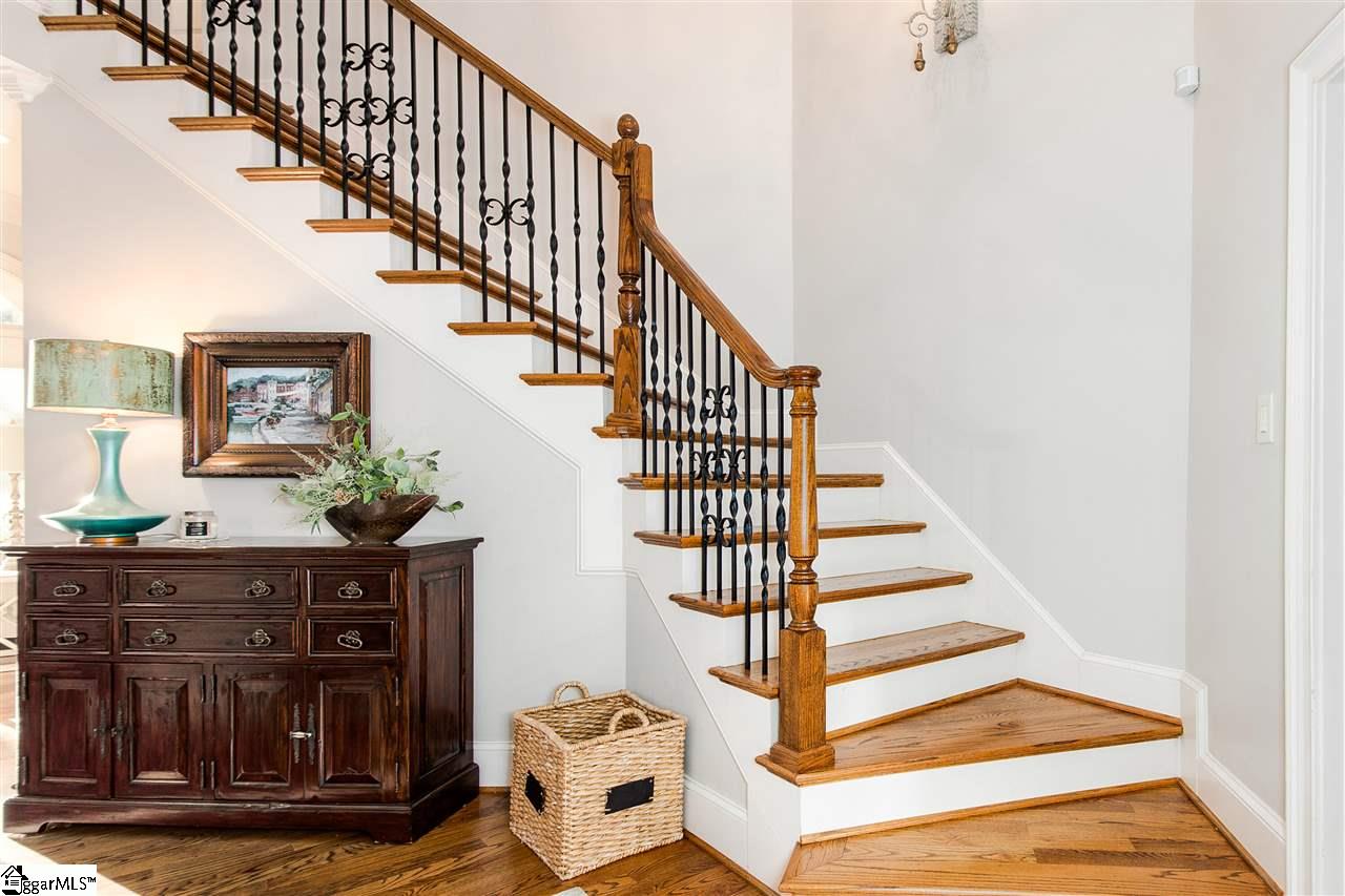 Property image 3 of 2 London Court in Glen Abbey, Greer, SC 29650