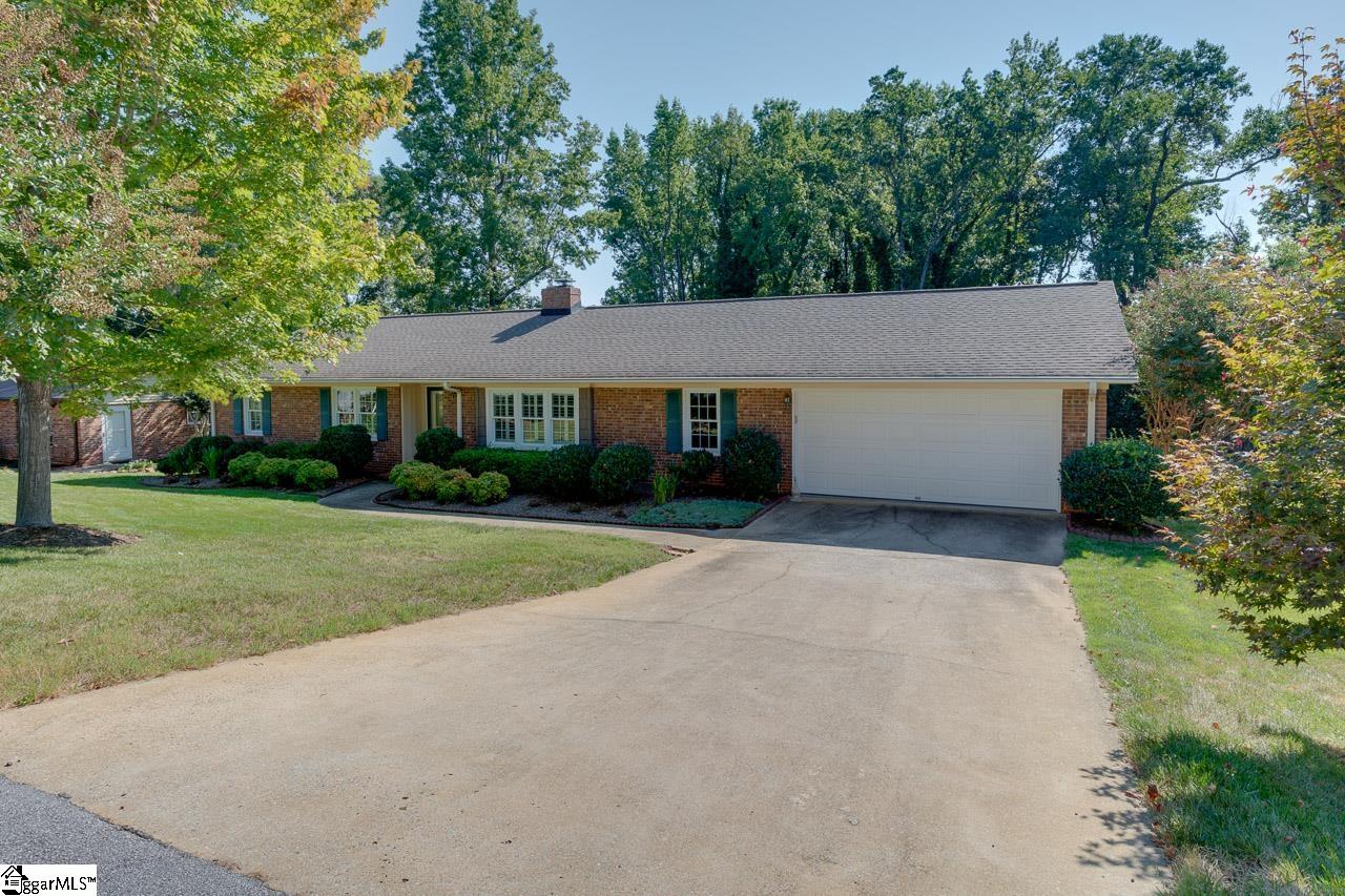 Property image 2 of 516 Butler Springs Road in Heritage Hills, Greenville, SC 29615