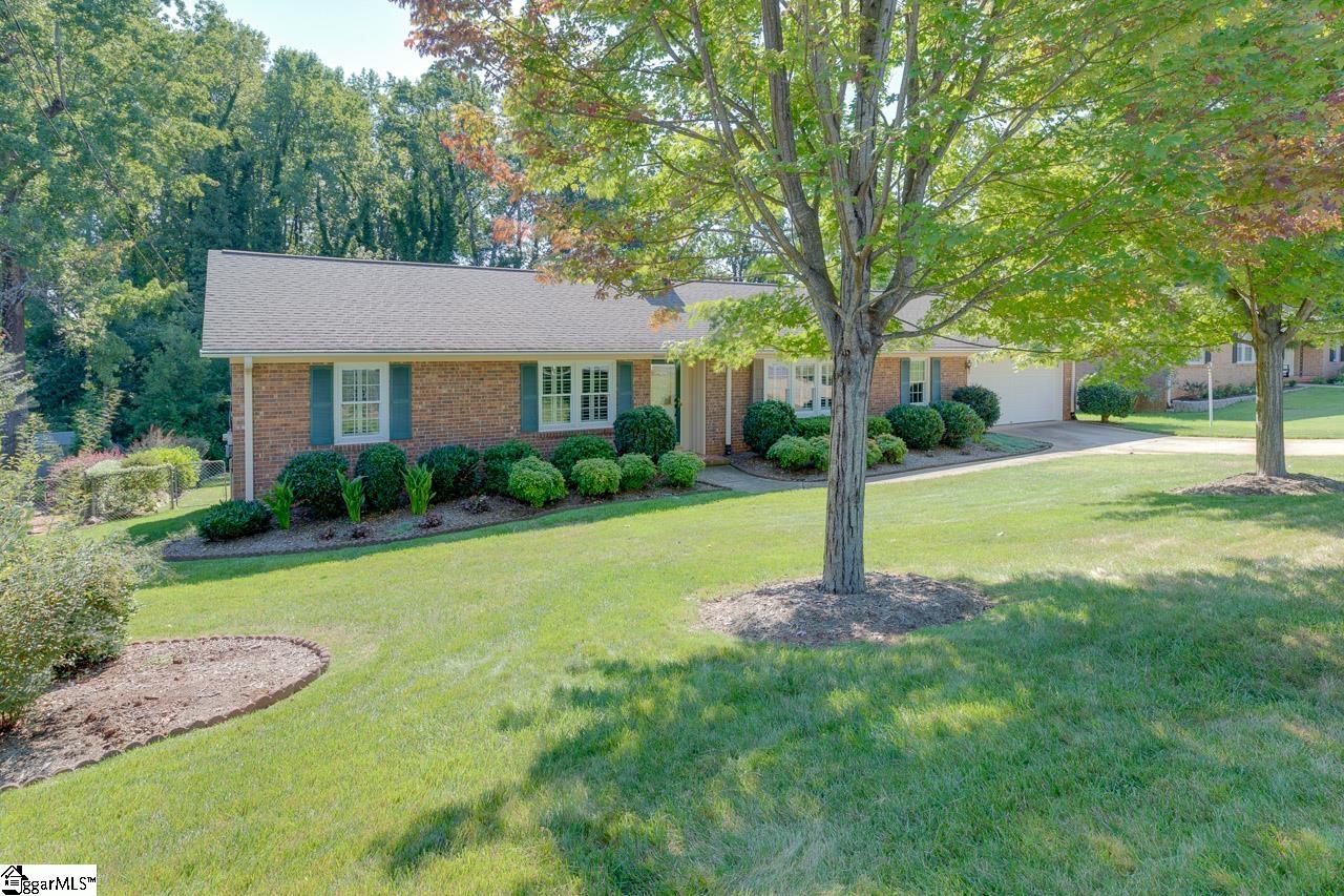 Property image 3 of 516 Butler Springs Road in Heritage Hills, Greenville, SC 29615