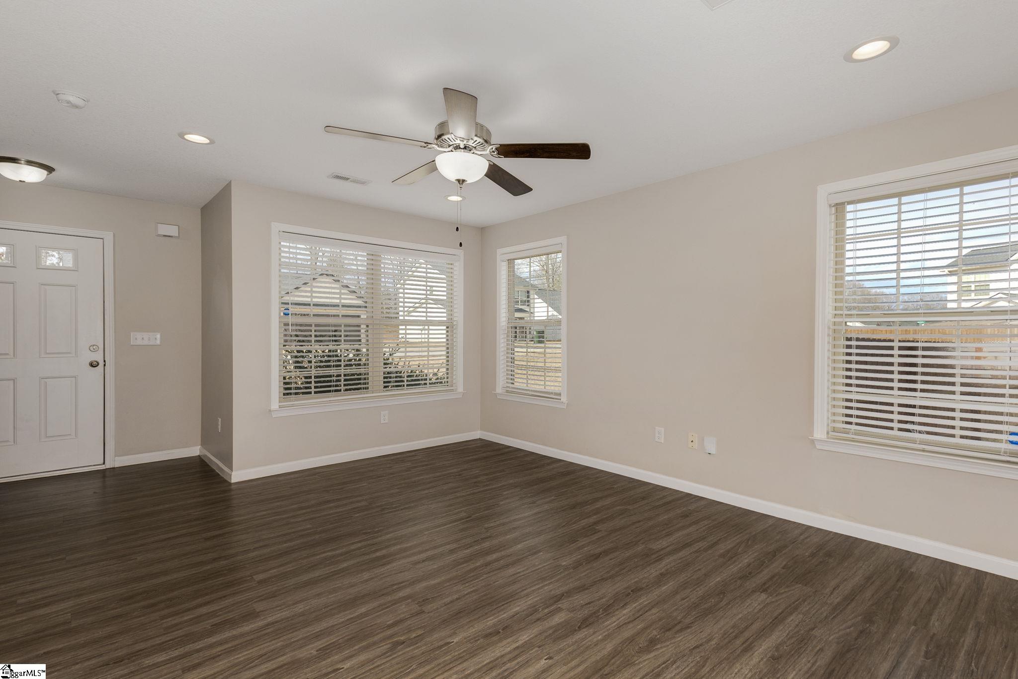 Property image 5 of 205 Lockeland Park Drive in Lockeland Park, Simpsonville, SC 29681