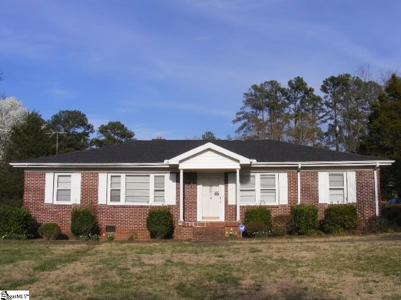 207 Crescent Drive