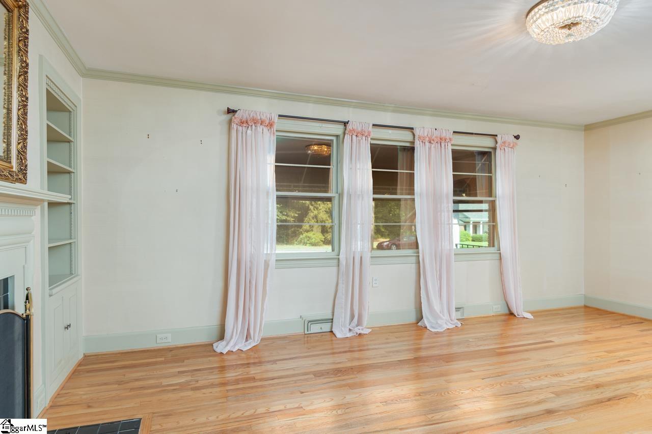 Property image 4 of 203 Chestnut Street in College View, Clinton, SC 29325