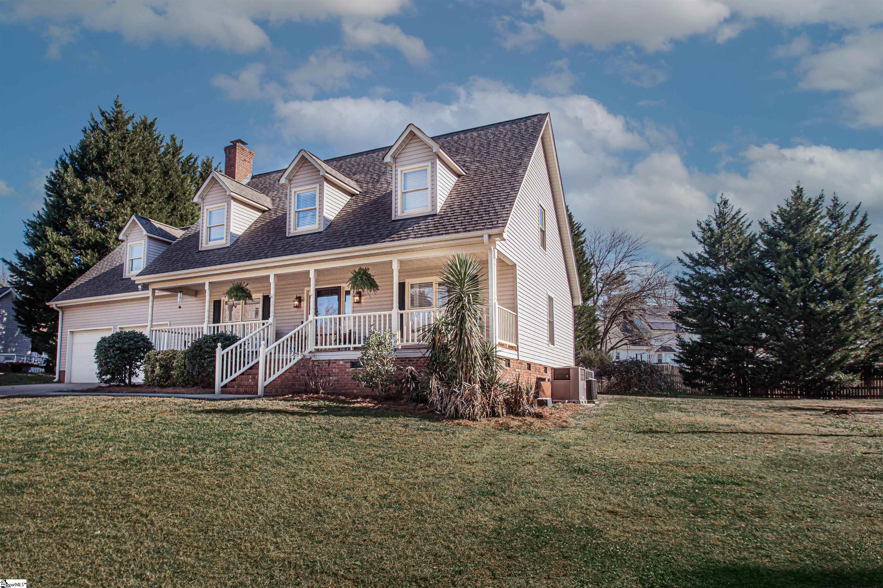 Property image 3 of 107 Lee Court in Wyatt Oaks, Easley, SC 29642