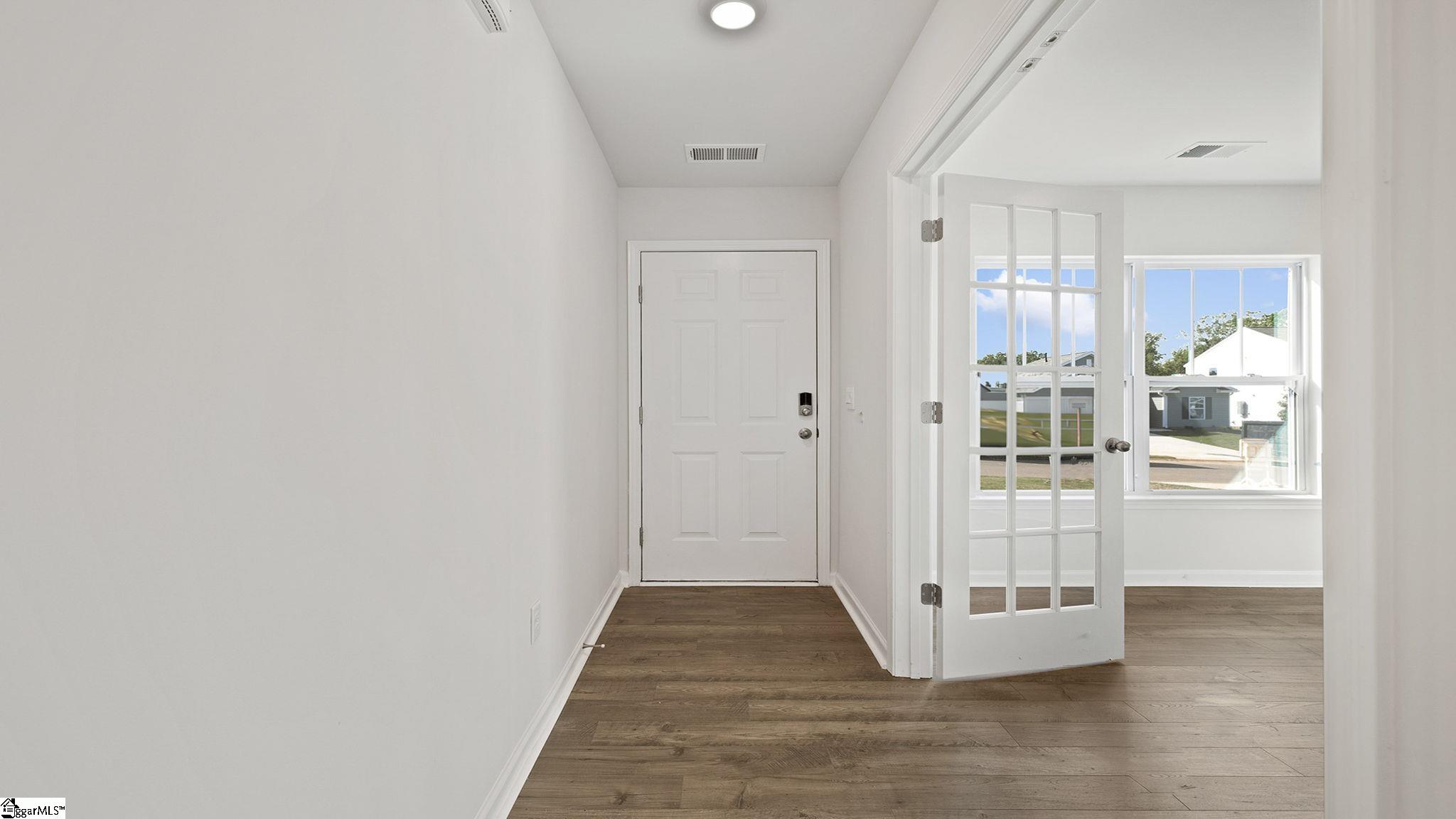 Property image 4 of 109 Larson Lane in Bentley Park, Greenwood, SC 29646