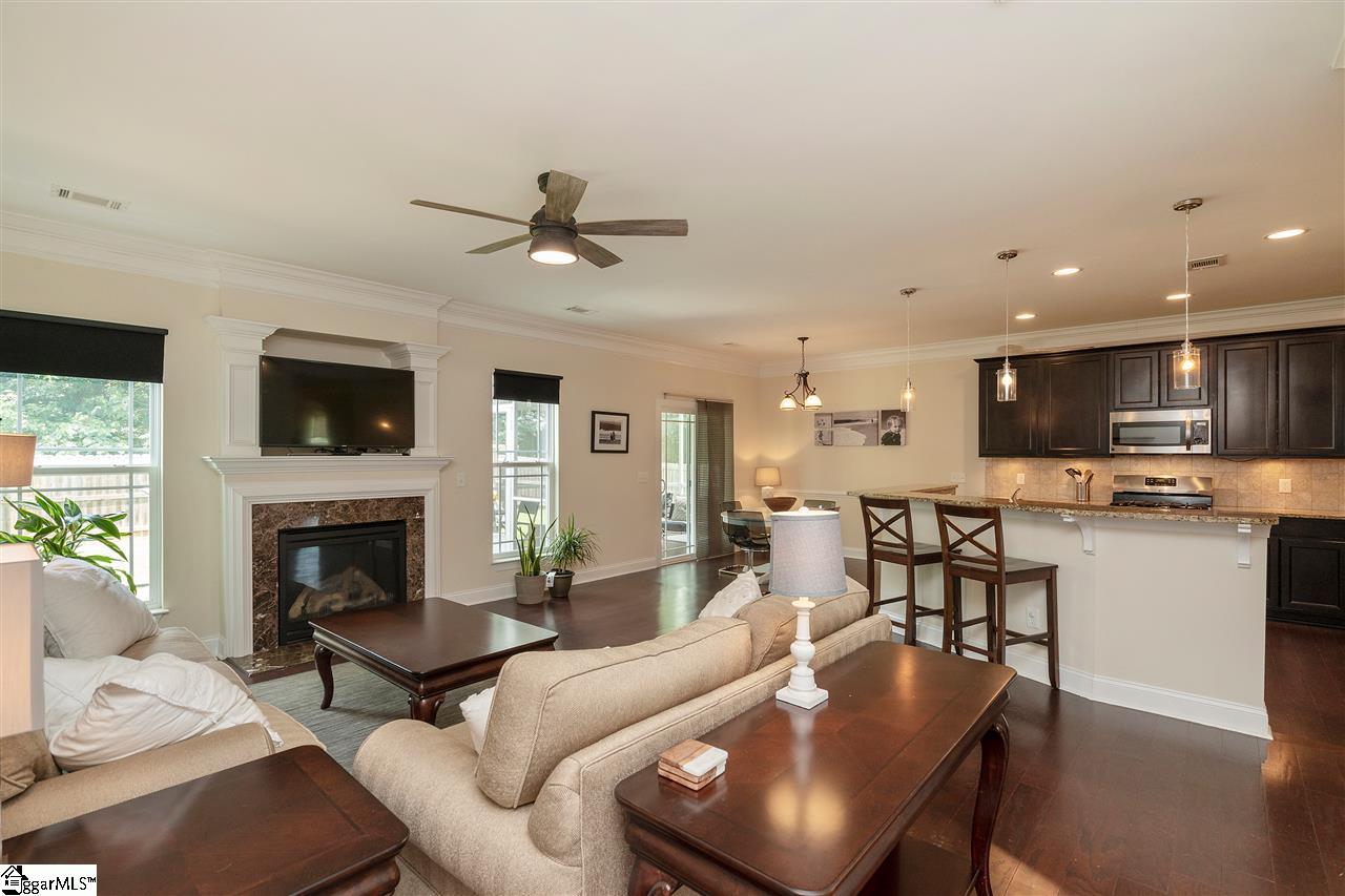 Property image 3 of 302 Cypress Hill Court in Harrison Cove, Simpsonville, SC 29681