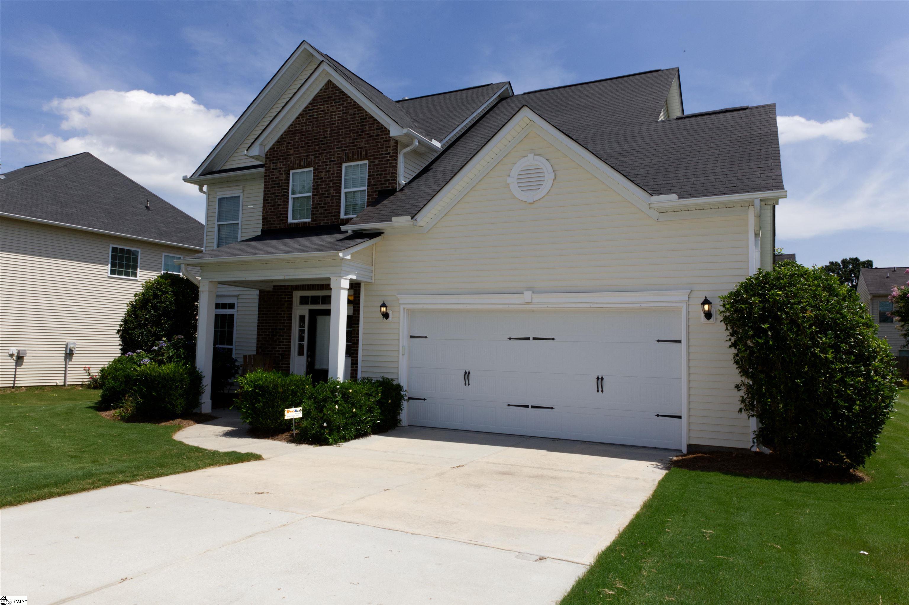 Property image 2 of 400 Stonebury Drive in Victoria Park, Simpsonville, SC 29680