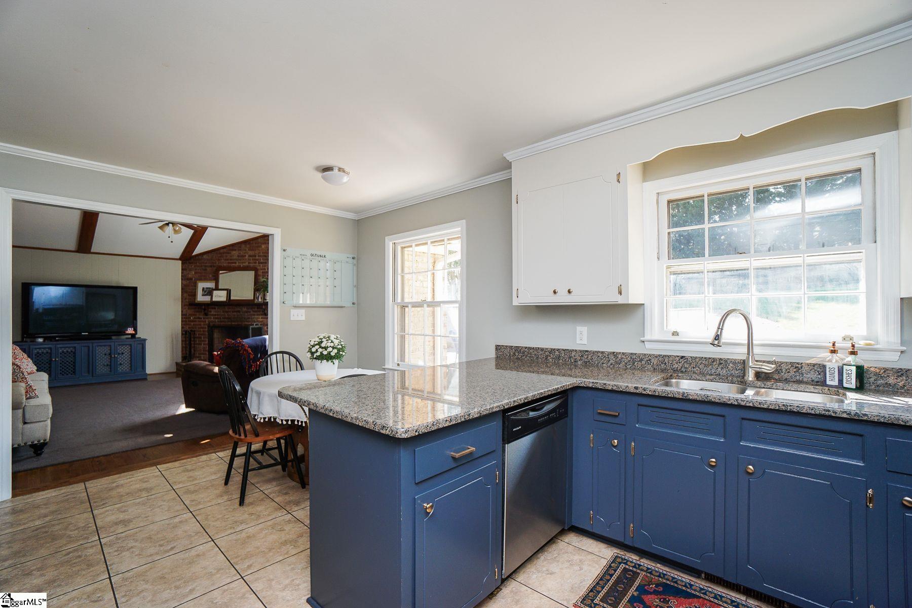 Property image 5 of 835 Butler Springs Road in Heritage Hills, Greenville, SC 29615