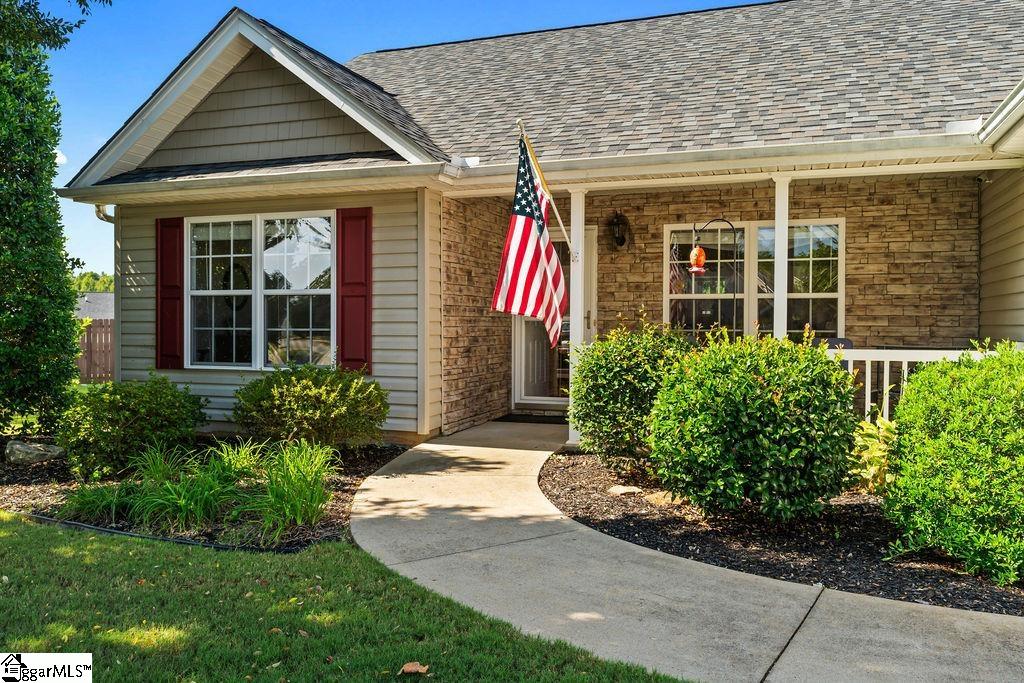 Property image 2 of 260 Sleepy River Road in Lockeland Park, Simpsonville, SC 29681
