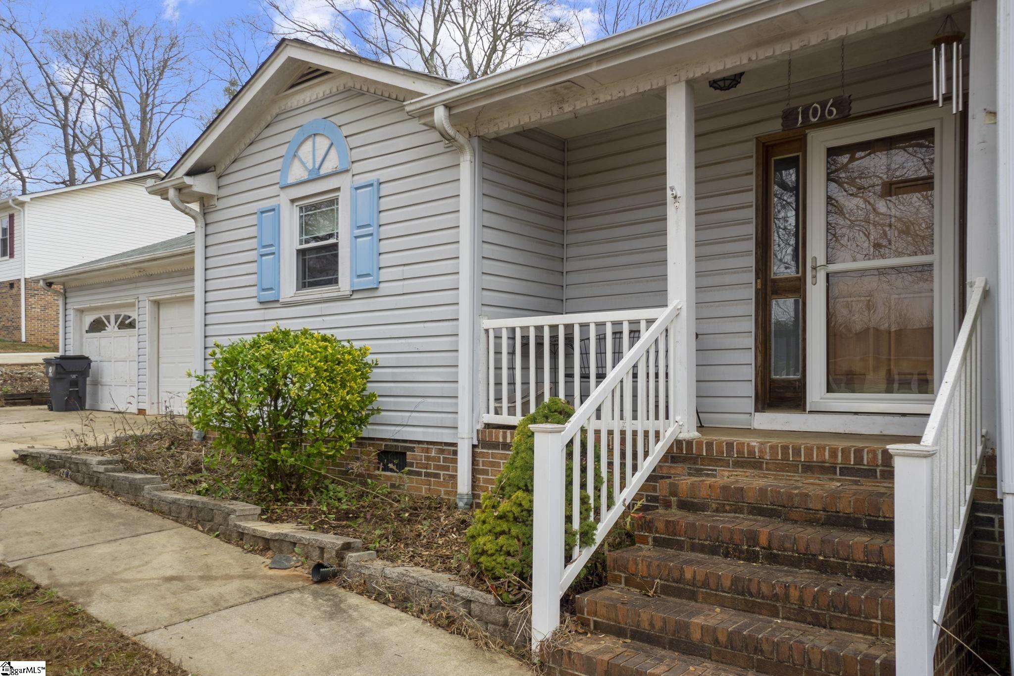 Property image 2 of 106 W Celestial Drive in Crestview Hills, Greer, SC 29651