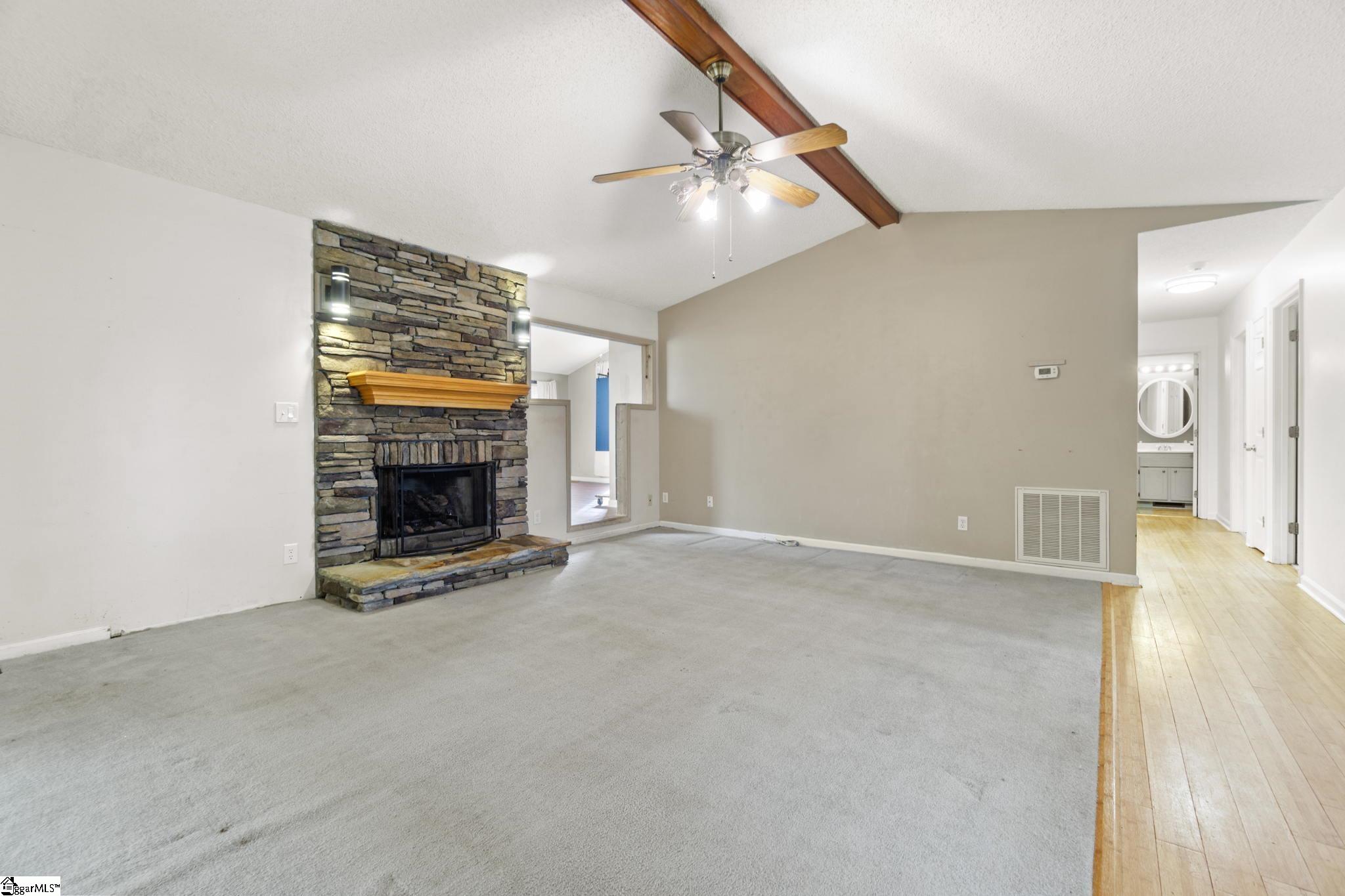 Property image 4 of 106 W Celestial Drive in Crestview Hills, Greer, SC 29651