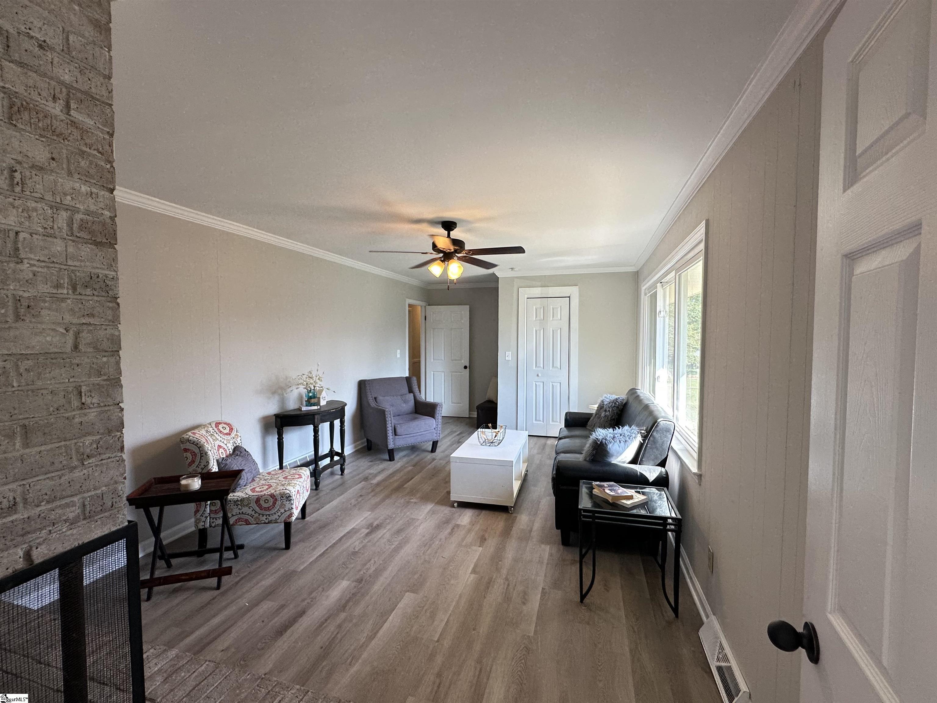 Property image 2 of 109 Hilltop Road in Grayview Estate, Laurens, SC 29360
