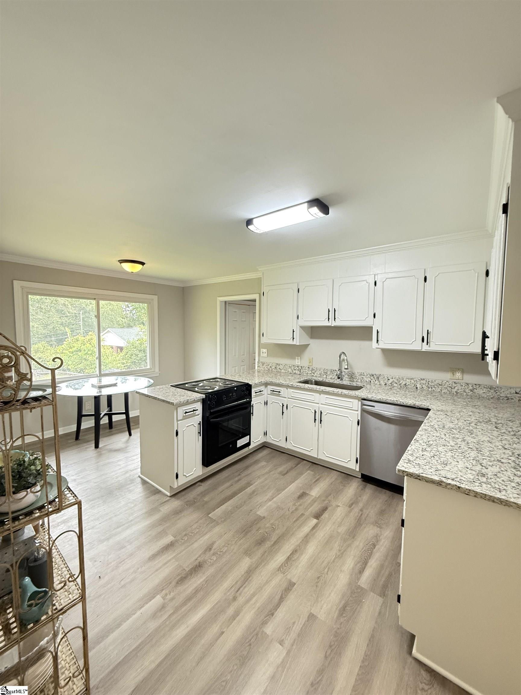 Property image 3 of 109 Hilltop Road in Grayview Estate, Laurens, SC 29360